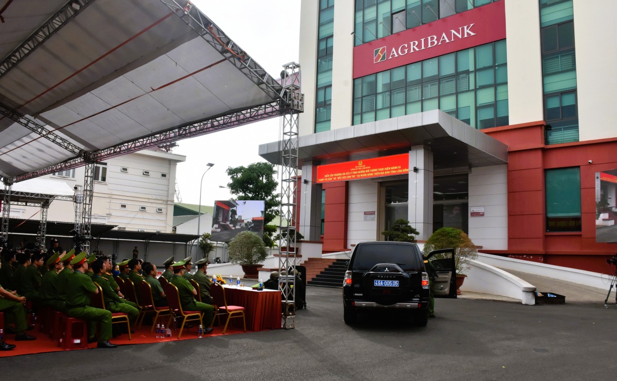 Dưới sự chỉ đạo của Ban Giám đốc Công an tỉnh Lâm Đồng, chỉ đạo trực tiếp của Phó Giám đốc Công an tỉnh, Thủ trưởng Cơ quan CSĐT Công an tỉnh, phương án tác chiến được triển khai với độ chính xác tuyệt đối. 