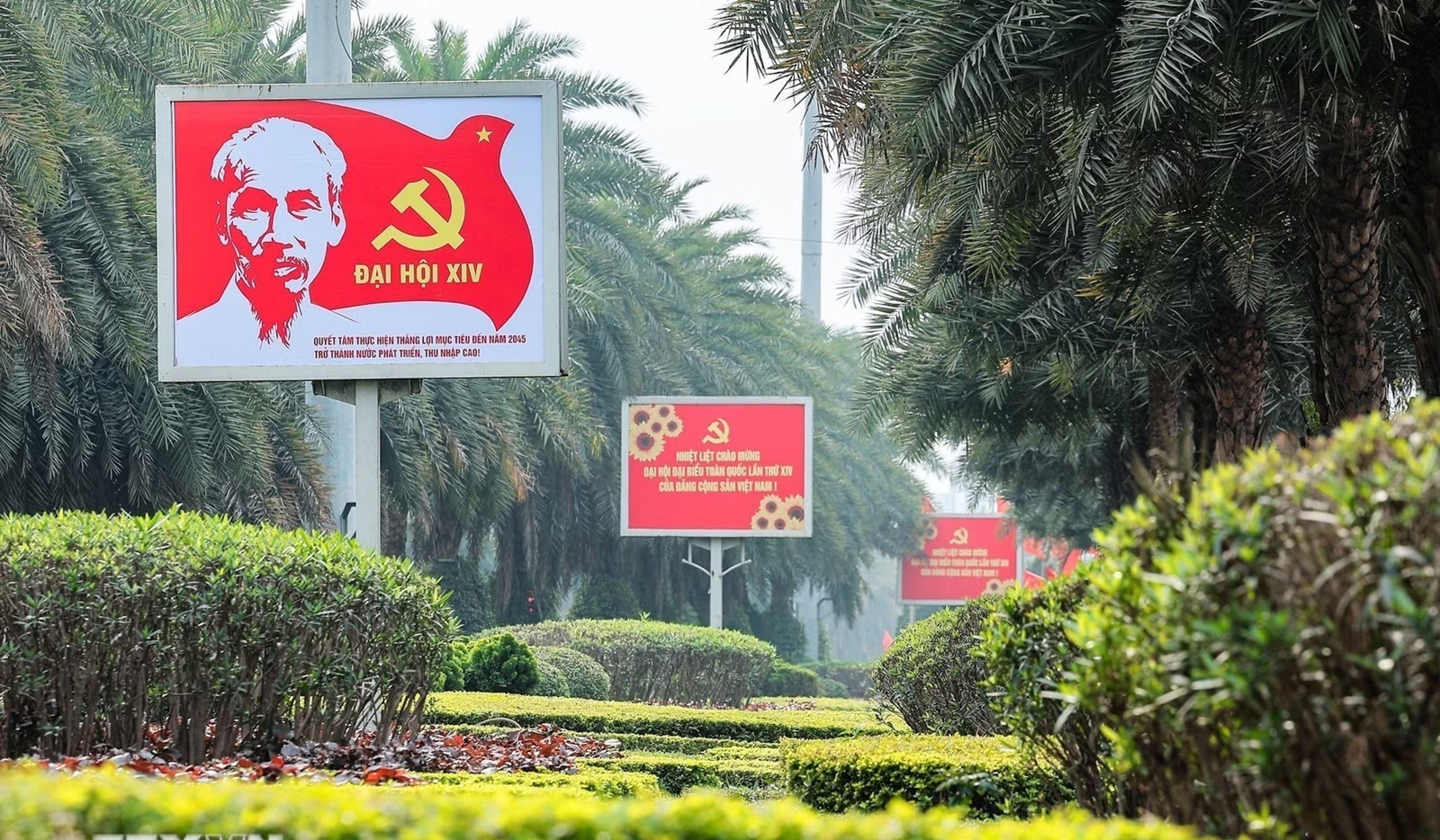 TƯ TƯỞNG HỒ CHÍ MINH SOI SÁNG HÀNH TRÌNH PHÁT TRIỂN ĐẤT NƯỚC- Ảnh 3. TƯ TƯỞNG HỒ CHÍ MINH SOI SÁNG HÀNH TRÌNH PHÁT TRIỂN ĐẤT NƯỚC- Ảnh 3.
