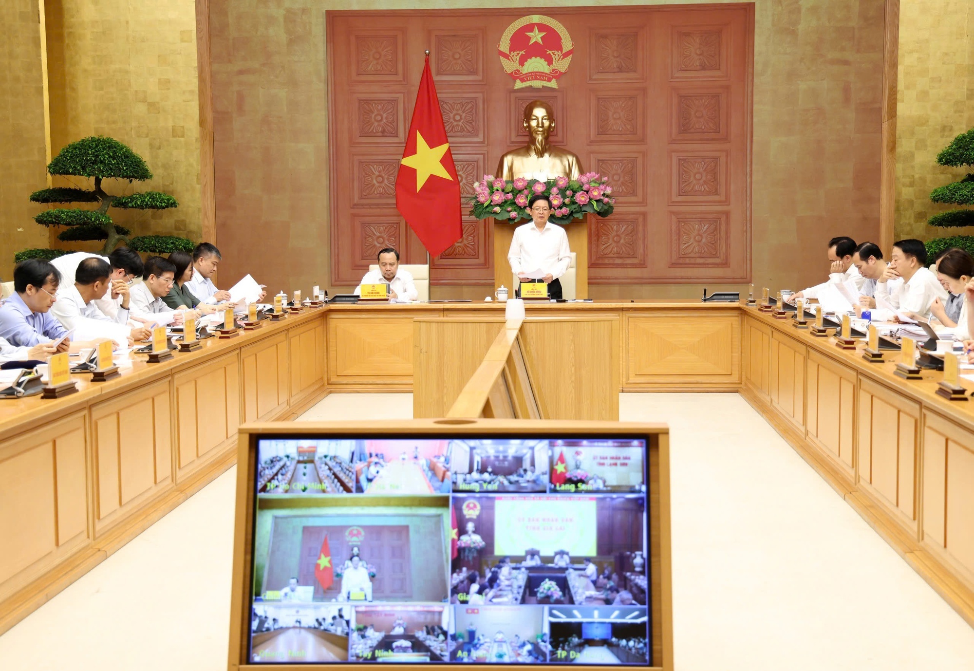 Phó Thủ tướng Hồ Quốc Dũng chủ trì Hội nghị - Ảnh: VGP/Gia Huy Phó Thủ tướng Hồ Quốc Dũng chủ trì Hội nghị - Ảnh: VGP/Gia Huy