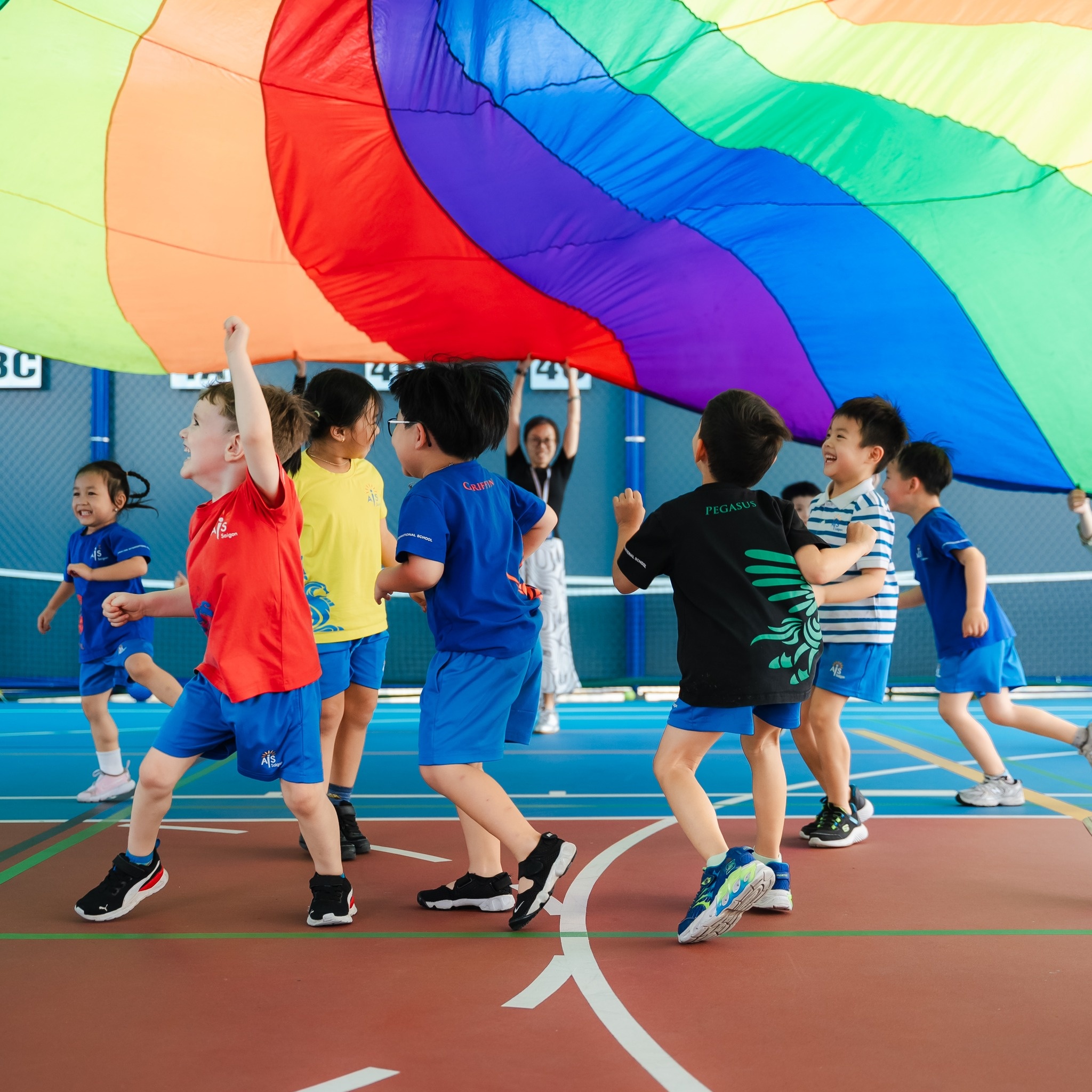 Sự kết nối giữa nhà trường và gia đình giúp trải nghiệm học tập trở nên cá nhân hóa Sự kết nối giữa nhà trường và gia đình giúp trải nghiệm học tập trở nên cá nhân hóa