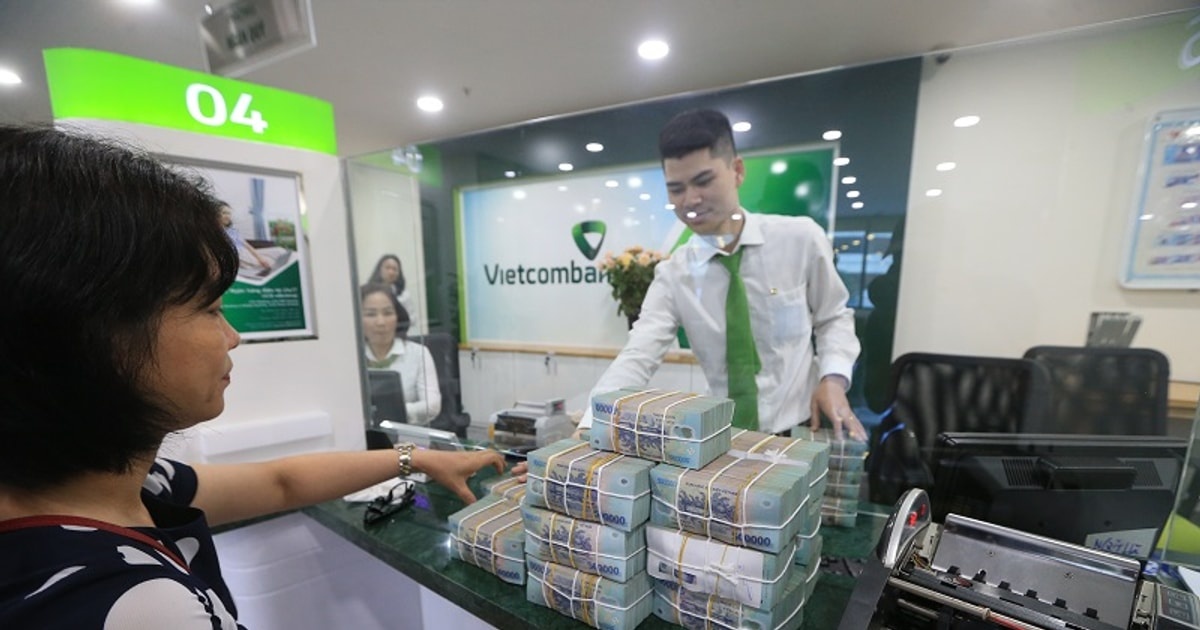 Hướng tới mặt bằng lãi suất hợp lý thay vì thấp bằng mọi giá Hướng tới mặt bằng lãi suất hợp lý thay vì thấp bằng mọi giá