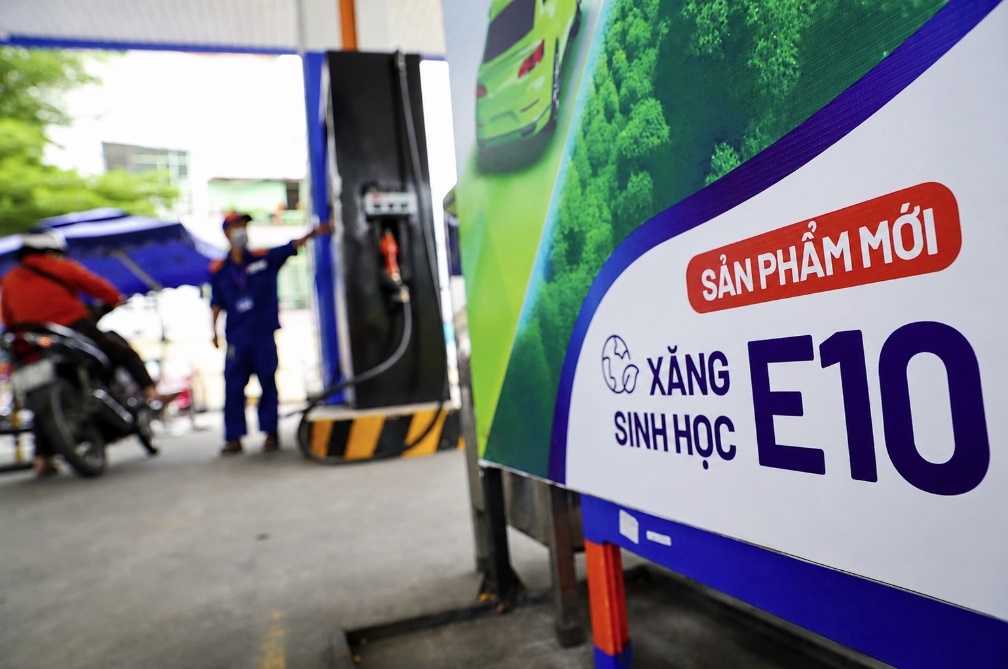 Xăng E10: Từ lộ trình chính sách đến chuyển dịch năng lượng xanh Xăng E10: Từ lộ trình chính sách đến chuyển dịch năng lượng xanh