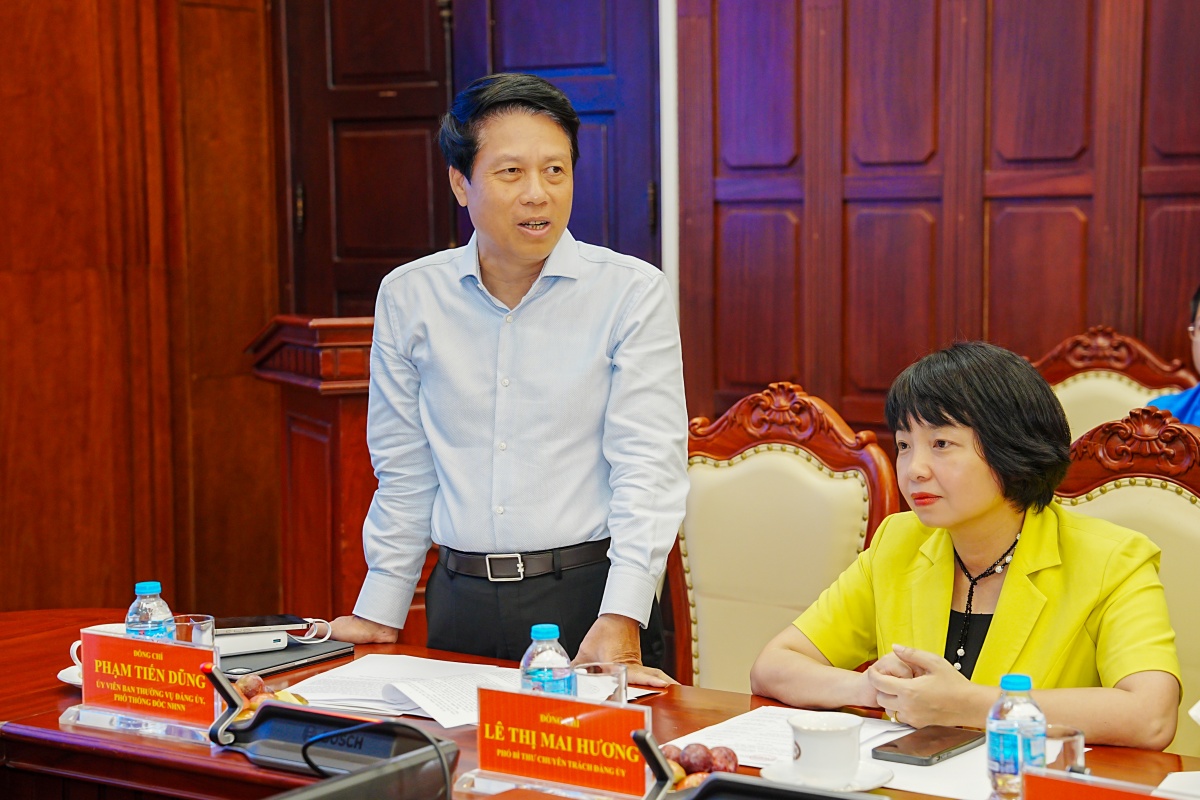 Chuyển giao 6 tổ chức đoàn về Đoàn Thanh niên Ngân hàng Trung ương