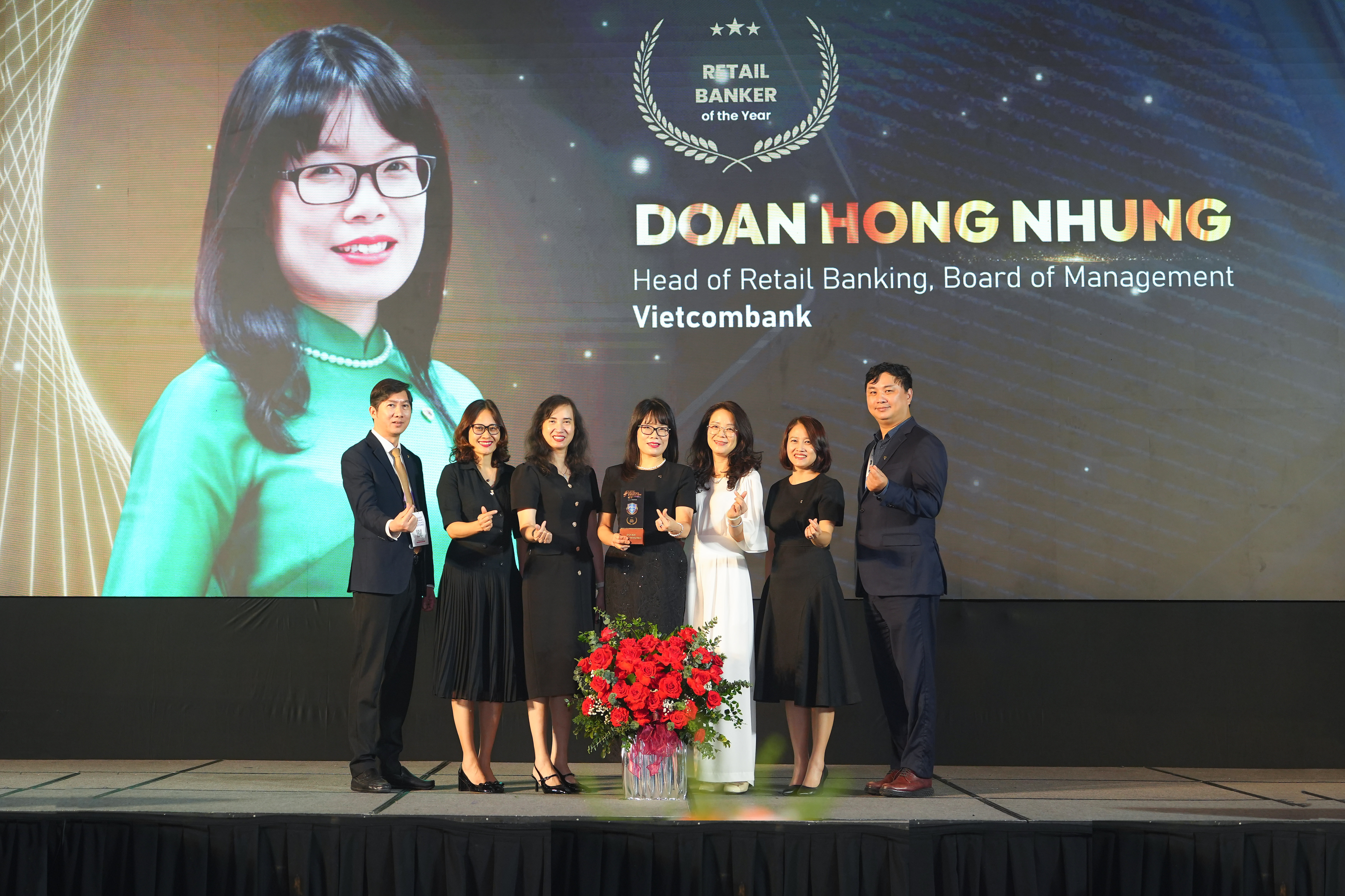 Giám đốc Khối Bán lẻ Vietcombank được vinh danh tại Hội nghị Đổi mới Tài chính thế giới 2026