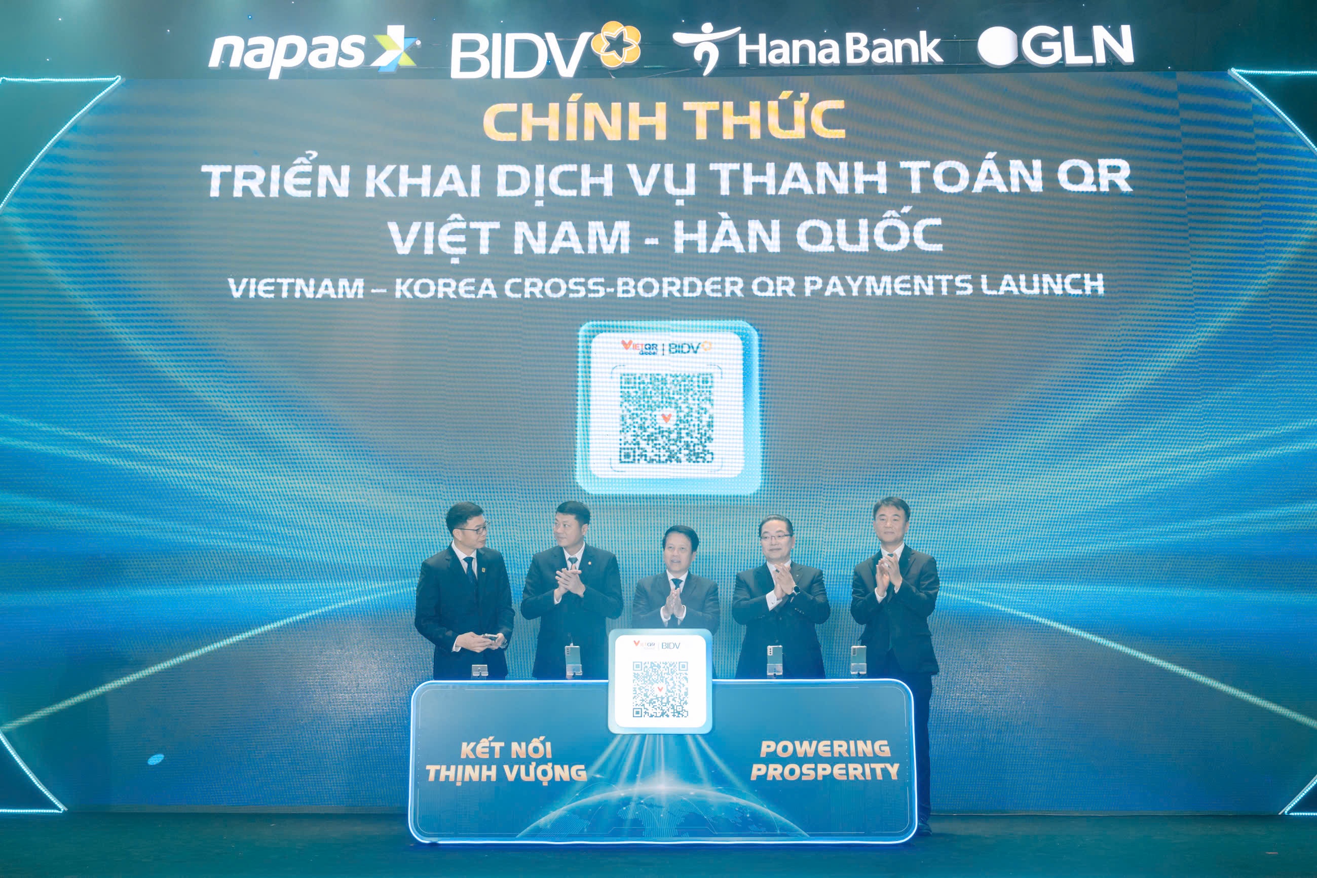 Khi mã thanh toán QR kết nối Việt Nam - Hàn Quốc