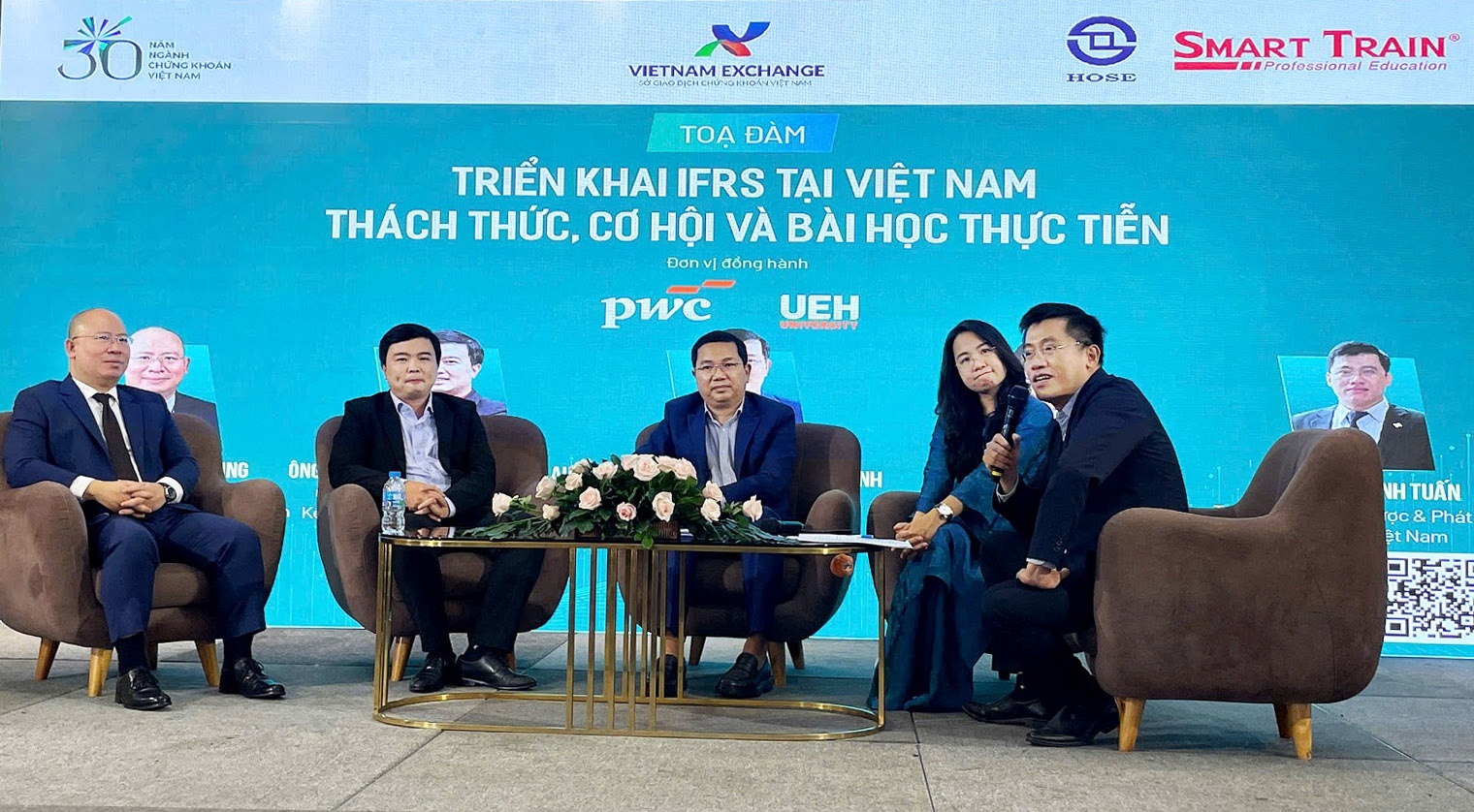 Không nên trì hoãn báo cáo tài chính chuẩn quốc tế
