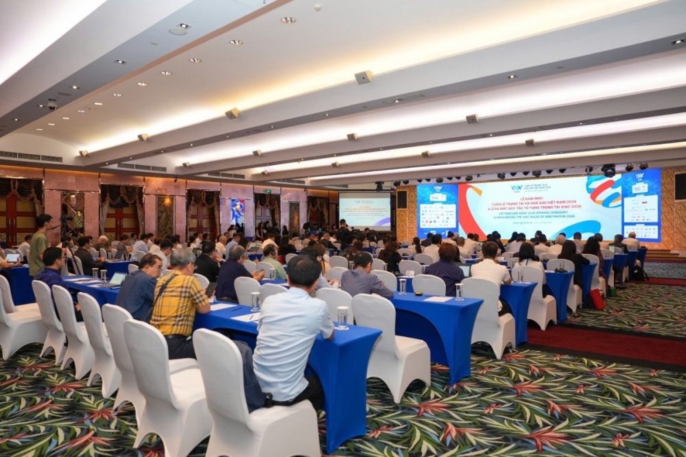 Vietnam ADR Week 2026 diễn ra từ ngày 25-29/5 tại Hà Nội và TP. Hồ Chí Minh gồm các hội thảo, tọa đàm chuyên sâu về cải cách thủ tục trọng tài, hòa giải thương mại, đầu tư quốc tế, tài chính, chuyển đổi số và xu hướng phát triển dịch vụ pháp lý khu vực. Vietnam ADR Week 2026 diễn ra từ ngày 25-29/5 tại Hà Nội và TP. Hồ Chí Minh gồm các hội thảo, tọa đàm chuyên sâu về cải cách thủ tục trọng tài, hòa giải thương mại, đầu tư quốc tế, tài chính, chuyển đổi số và xu hướng phát triển dịch vụ pháp lý khu vực.