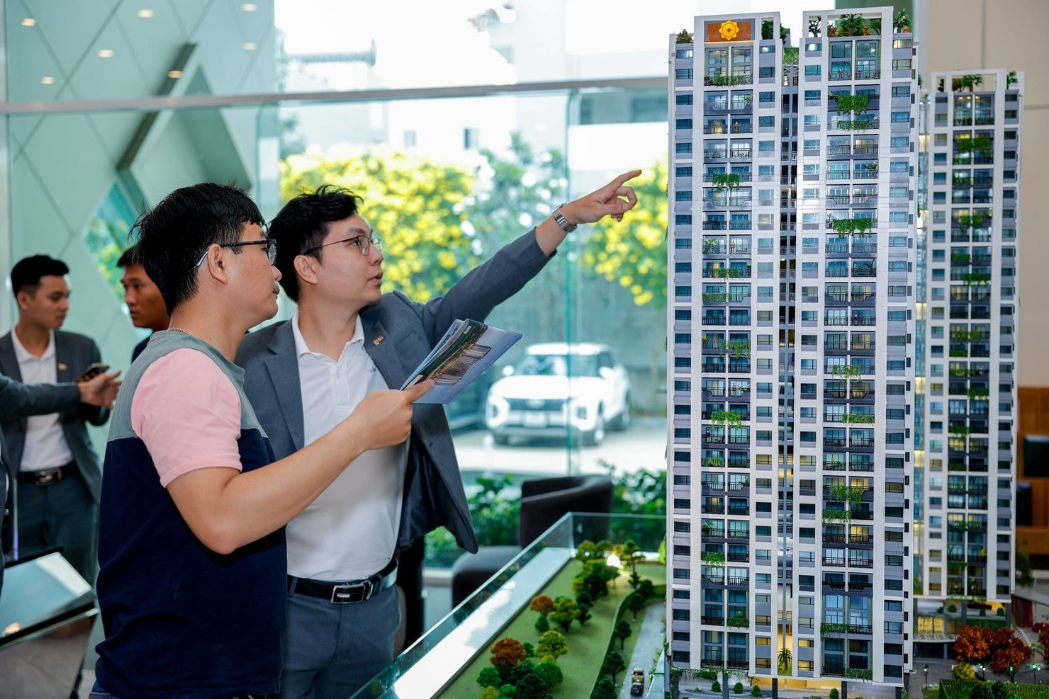 Giá nhà tăng gấp nhiều lần thu nhập, người trẻ đổi tư duy an cư Giá nhà tăng gấp nhiều lần thu nhập, người trẻ đổi tư duy an cư