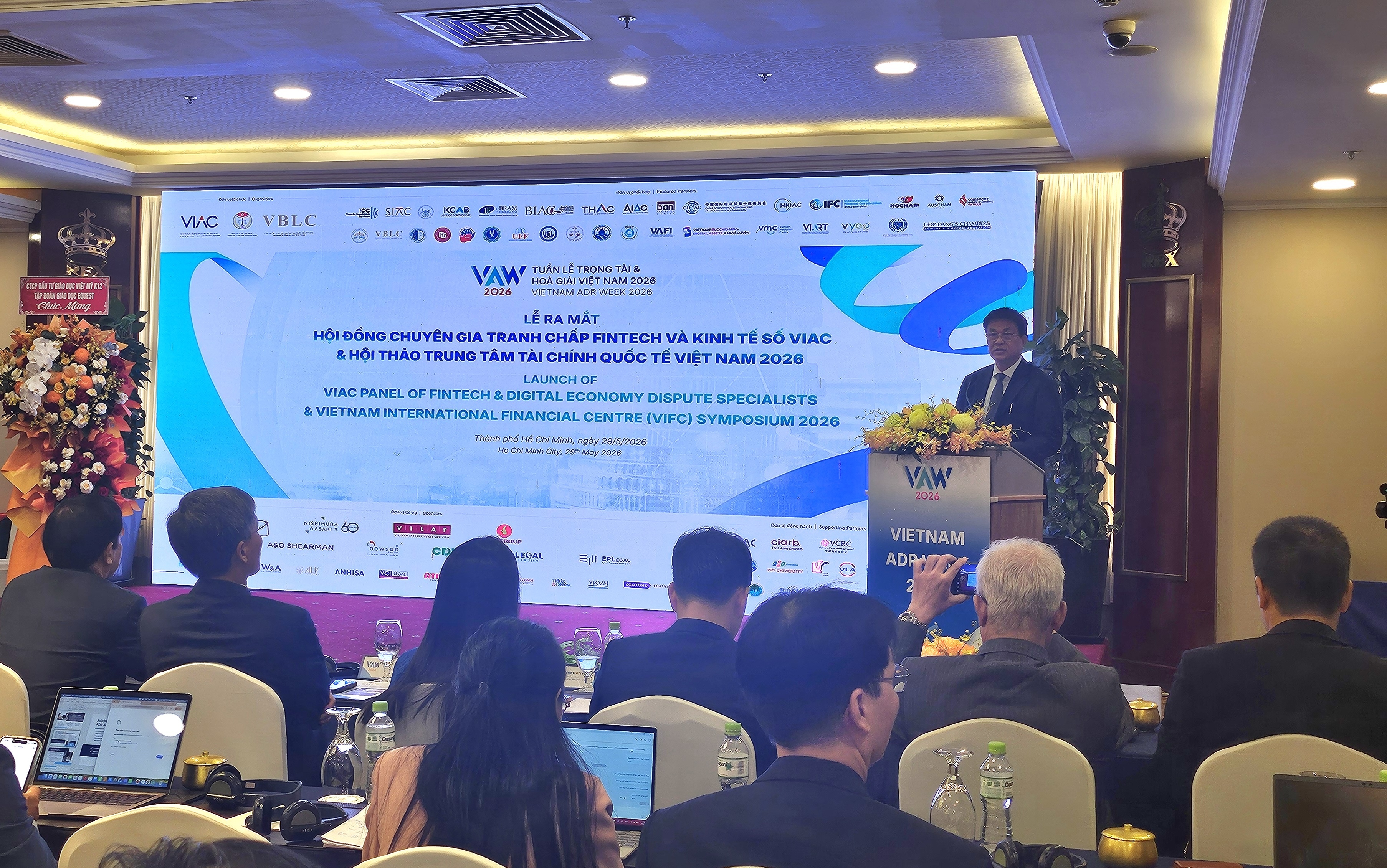 GS.TS. Lê Hồng Hạnh – Chủ tịch VIAC