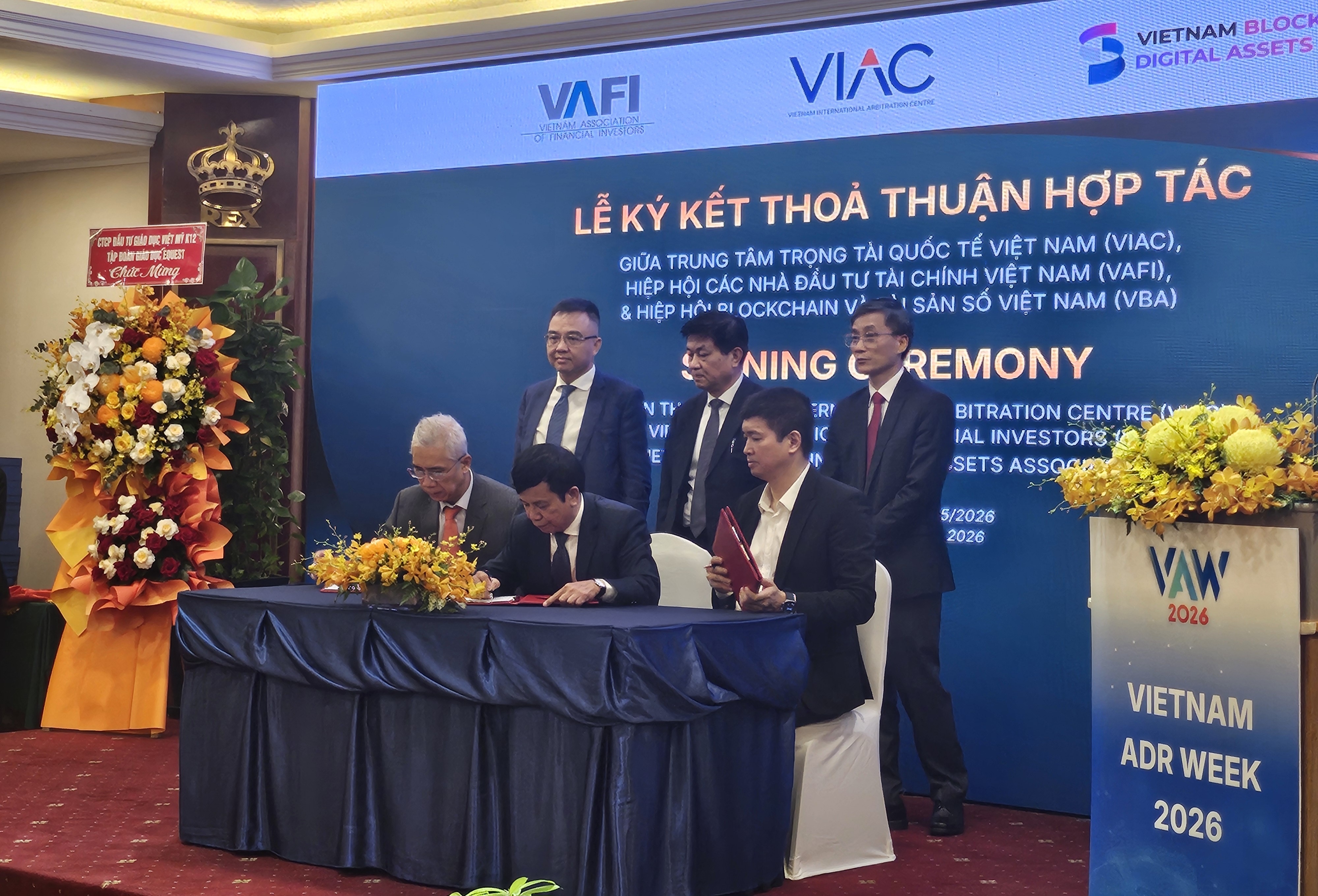 VIAC đã ký kết thỏa thuận hợp tác với Hiệp hội Các nhà đầu tư tài chính Việt Nam (VAFI) và Hiệp hội Blockchain và tài sản số Việt Nam (VBA)