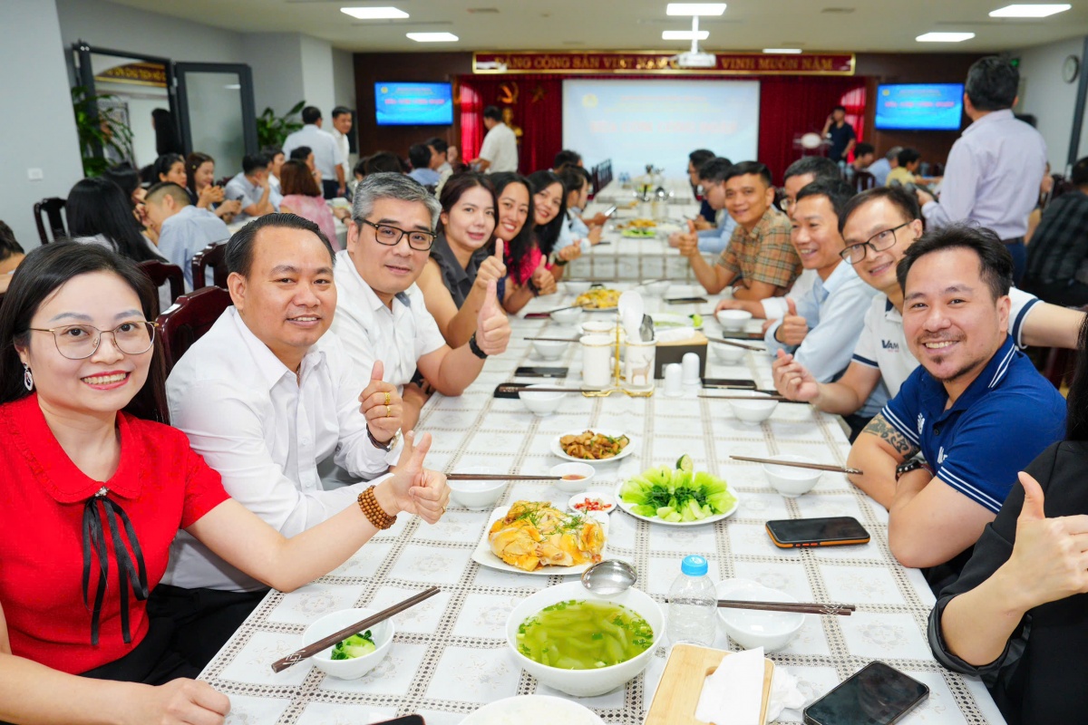VAMC tổ chức “Bữa cơm Công đoàn”: Gắn kết, sẻ chia, lan tỏa yêu thương