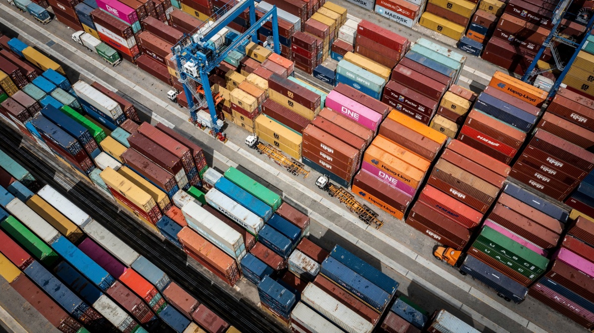 Hoạt động logistics truyền thống. Ảnh: T&T Group