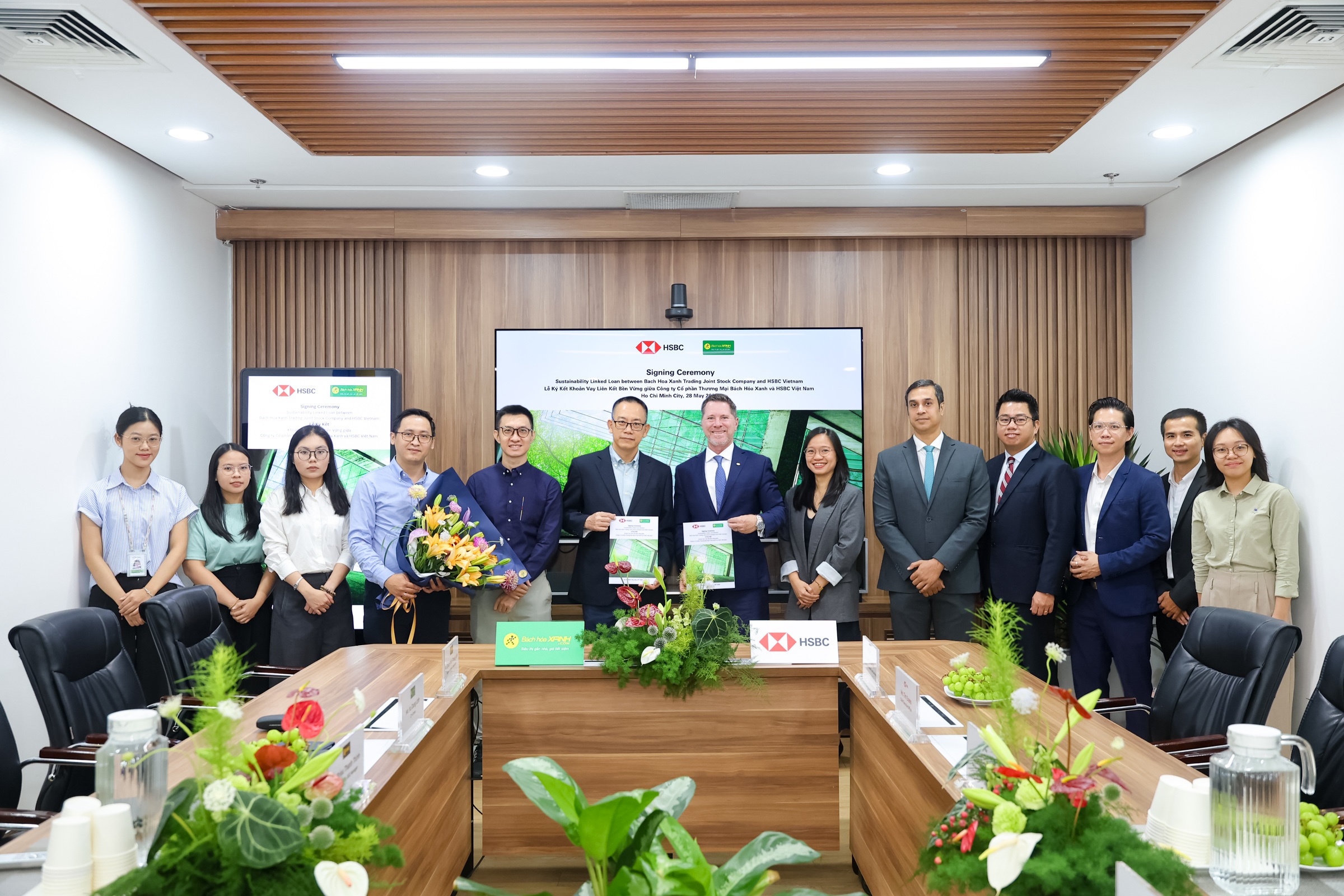 HSBC Việt Nam cung cấp tín dụng thương mại liên kết bền vững cho Bách Hóa Xanh HSBC Việt Nam cung cấp tín dụng thương mại liên kết bền vững cho Bách Hóa Xanh