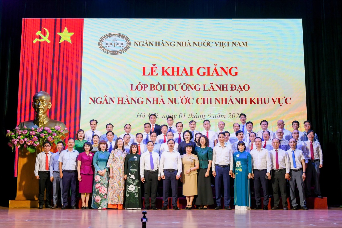 Khai giảng Lớp bồi dưỡng Lãnh đạo Ngân hàng Nhà nước chi nhánh khu vực Khai giảng Lớp bồi dưỡng Lãnh đạo Ngân hàng Nhà nước chi nhánh khu vực