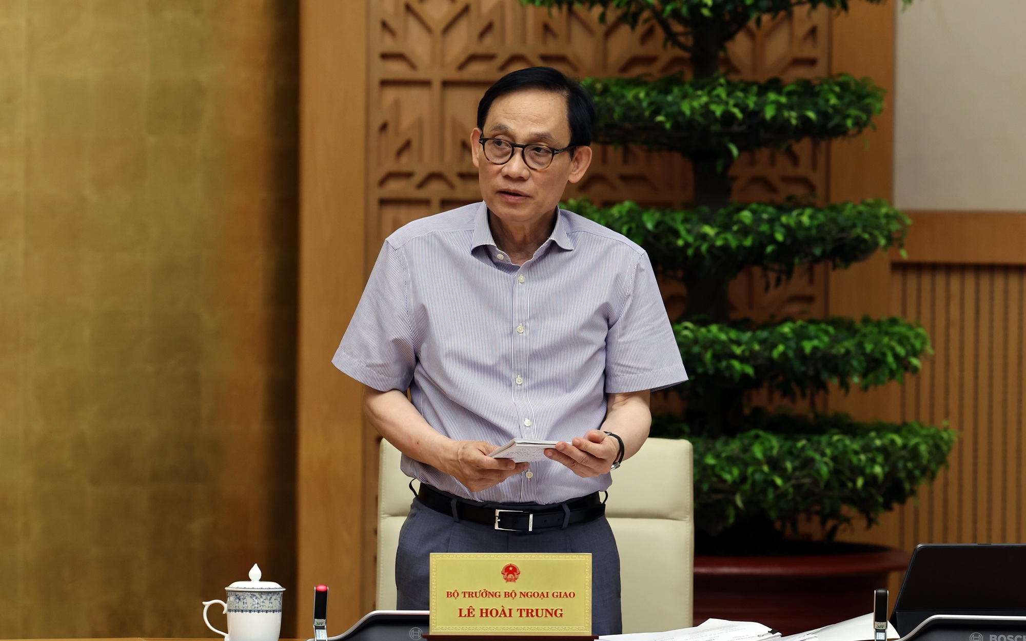 Phó Thủ tướng Thường trực Phạm Gia Túc: Mục tiêu cao nhất là tổ chức thành công một năm APEC mang đậm dấu ấn Việt Nam- Ảnh 3. Phó Thủ tướng Thường trực Phạm Gia Túc: Mục tiêu cao nhất là tổ chức thành công một năm APEC mang đậm dấu ấn Việt Nam- Ảnh 3.