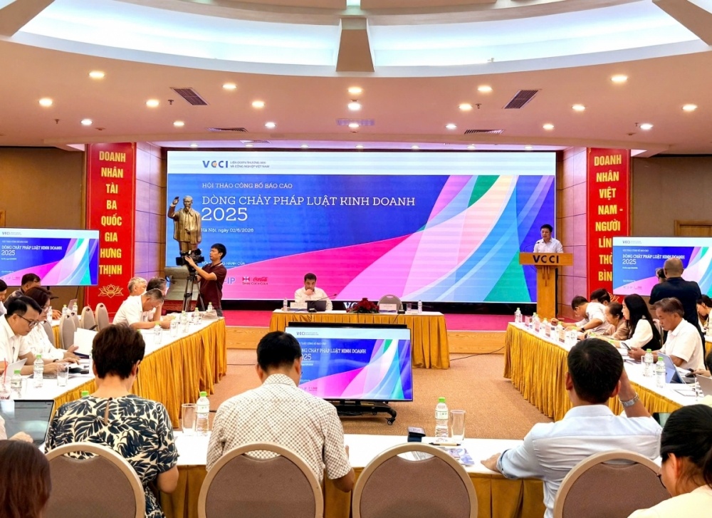 “Chúng ta đã chứng kiến tốc độ xây dựng pháp luật nhanh chưa từng có. Chỉ trong 3 kỳ họp, Quốc hội đã thông qua tới 89 đạo luật, một con số kỷ lục trong lịch sử lập pháp gần đây “Chúng ta đã chứng kiến tốc độ xây dựng pháp luật nhanh chưa từng có. Chỉ trong 3 kỳ họp, Quốc hội đã thông qua tới 89 đạo luật, một con số kỷ lục trong lịch sử lập pháp gần đây