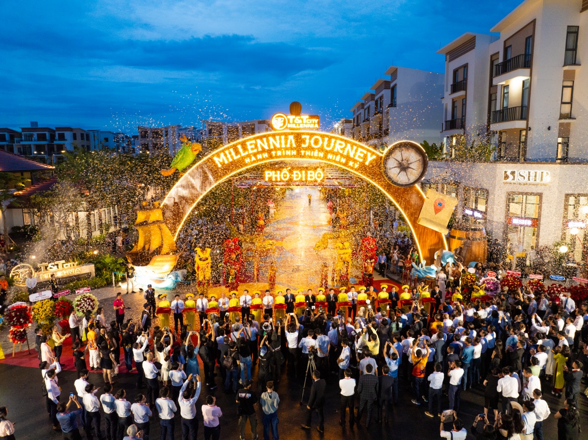 Lễ khai trương phố đi bộ Millennia Journey và Dòng sông Ánh sáng tại T&T City Millennia vào tháng 8/2025 Lễ khai trương phố đi bộ Millennia Journey và Dòng sông Ánh sáng tại T&T City Millennia vào tháng 8/2025