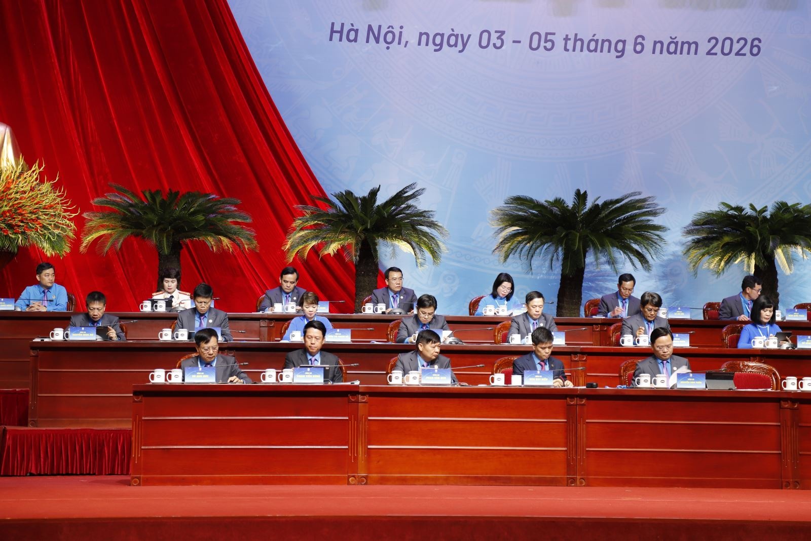 Đồng chí Phạm Tiến Dũng, Phó Thống đốc Ngân hàng Nhà nước, Chủ tịch Công đoàn Ngân hàng Việt Nam là đại biểu trong Đoàn Chủ tịch điều hành Đại hội Đồng chí Phạm Tiến Dũng, Phó Thống đốc Ngân hàng Nhà nước, Chủ tịch Công đoàn Ngân hàng Việt Nam là đại biểu trong Đoàn Chủ tịch điều hành Đại hội