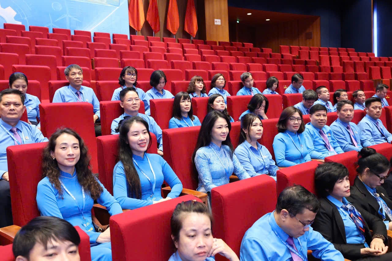 Đoàn đại biểu Công đoàn NHVN tham dự Đại hội XIV Công đoàn Việt Nam Đoàn đại biểu Công đoàn NHVN tham dự Đại hội XIV Công đoàn Việt Nam