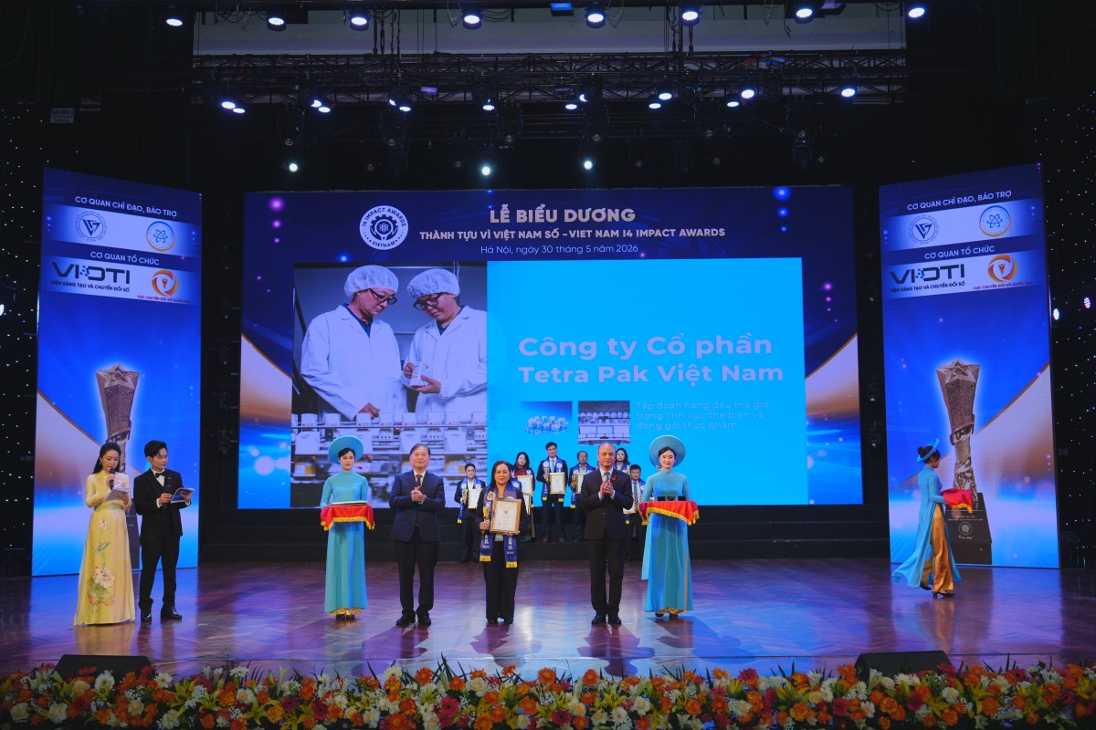 Tổng Giám đốc Tetra Pak Việt Nam nhận hai giải thưởng tại Vietnam I4 Impact Awards 2026, ghi dấu những đóng góp của doanh nghiệp trong chuyển đổi số và phát triển bền vững ngành thực phẩm, đồ uống