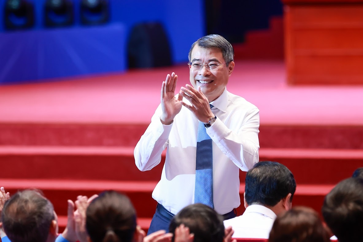 Thủ tướng Chính phủ Lê Minh Hưng đến dự và chủ trì Chương trình - Ảnh: VGP/Nhật Bắc Thủ tướng Chính phủ Lê Minh Hưng đến dự và chủ trì Chương trình - Ảnh: VGP/Nhật Bắc