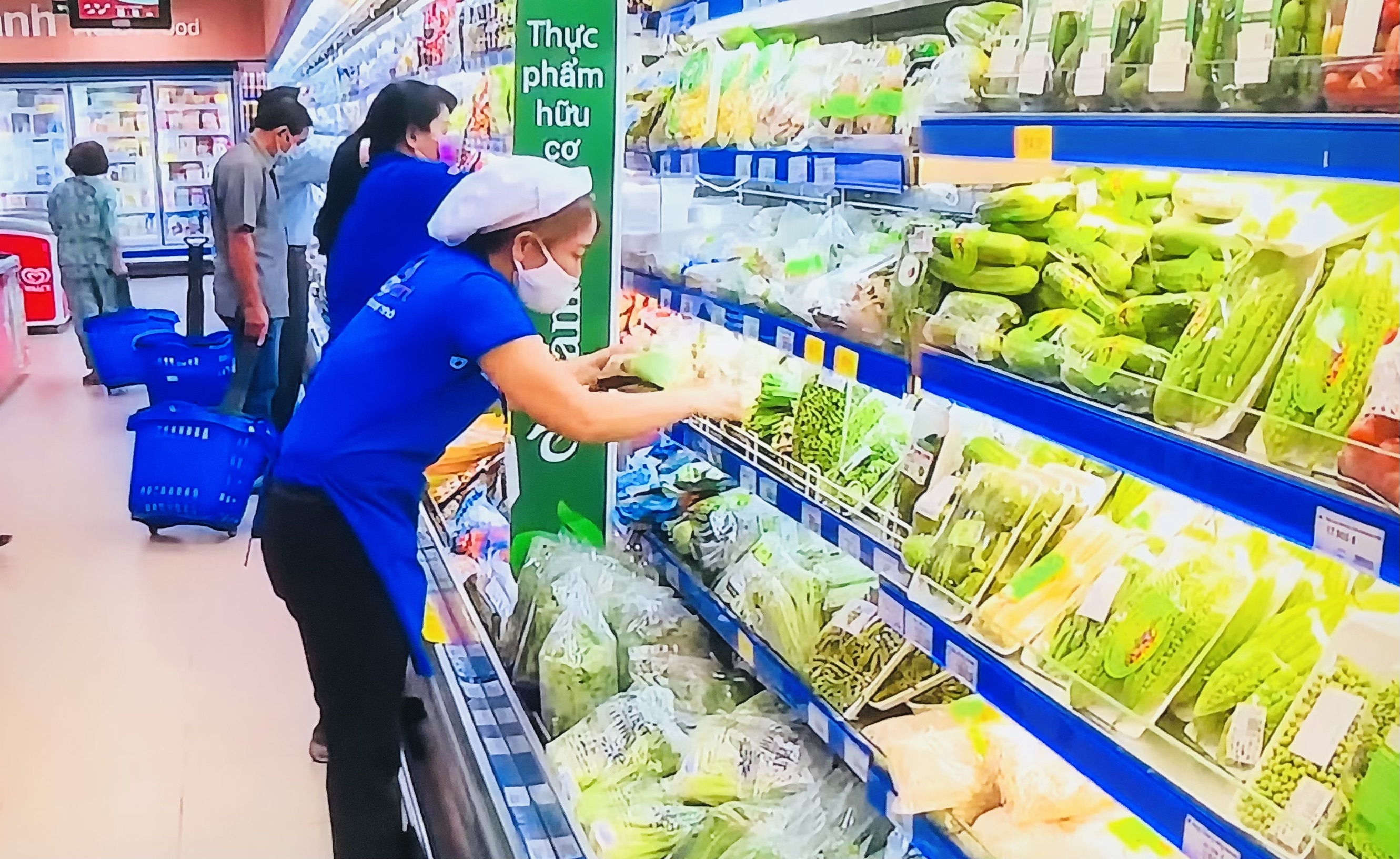 Các mặt hàng rau quả và thực phẩm tươi sống