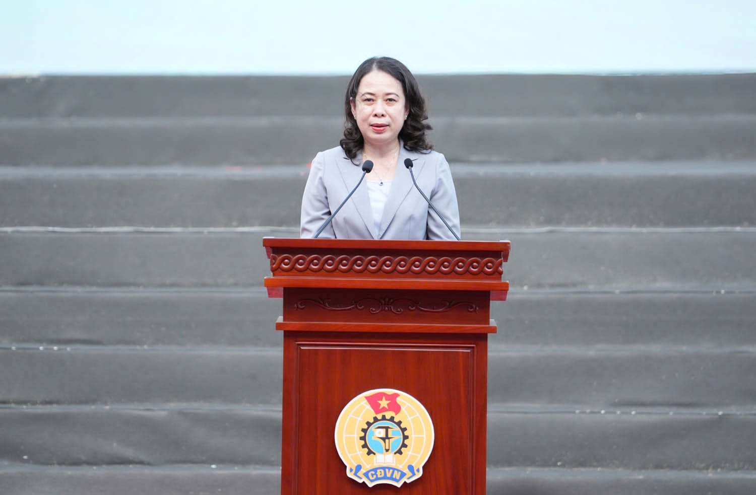 Phó Chủ tịch nước Võ Thị Ánh Xuân phát biểu chỉ đạo tại Lễ phát động phong trào thi đua “Lao động giỏi, Năng suất cao, Thu nhập tốt Nâng năng suất, tăng thu nhập: Công đoàn tạo động lực mới cho người lao động
