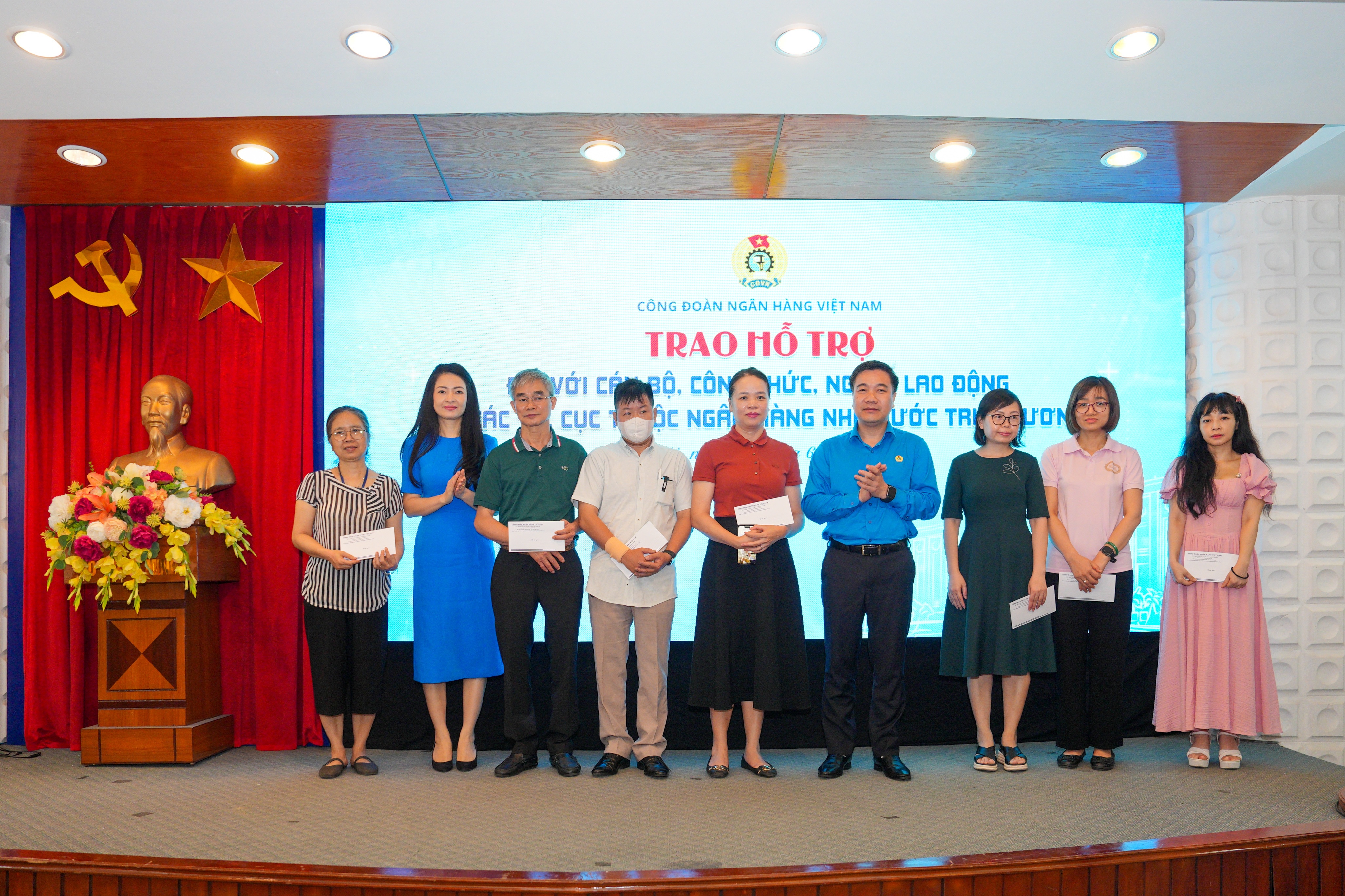 Ngành Ngân hàng tạo động lực thi đua nâng năng suất, lan tỏa tinh thần lao động sáng tạo Ngành Ngân hàng tạo động lực thi đua nâng năng suất, lan tỏa tinh thần lao động sáng tạo