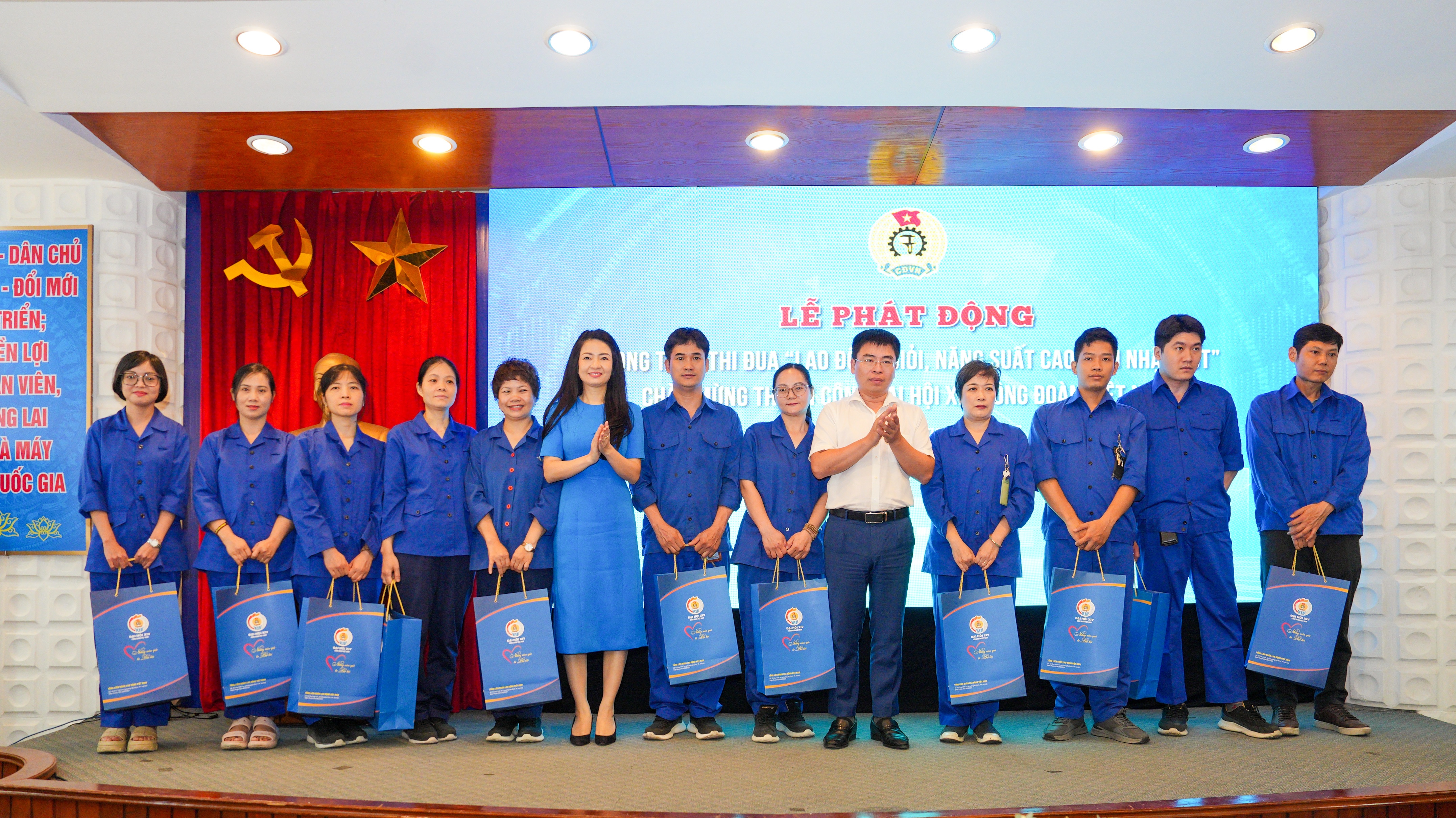 Ngành Ngân hàng tạo động lực thi đua nâng năng suất, lan tỏa tinh thần lao động sáng tạo Ngành Ngân hàng tạo động lực thi đua nâng năng suất, lan tỏa tinh thần lao động sáng tạo