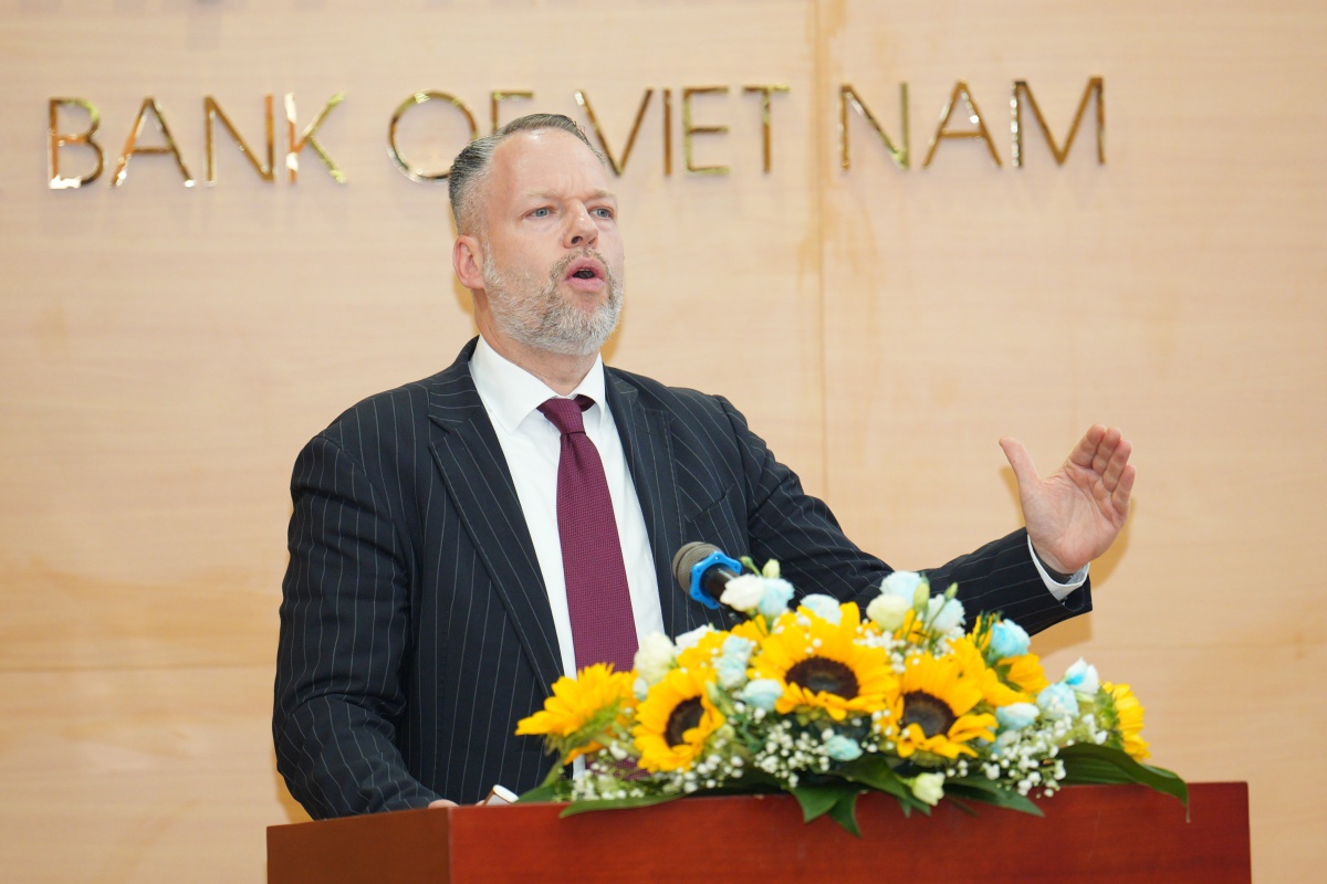 ông Marcus Pratsch, Giám đốc Điều hành, Trưởng bộ phận Toàn cầu về Trái phiếu và Tài chính bền vững của DZ BANK (Đức) ông Marcus Pratsch, Giám đốc Điều hành, Trưởng bộ phận Toàn cầu về Trái phiếu và Tài chính bền vững của DZ BANK (Đức)