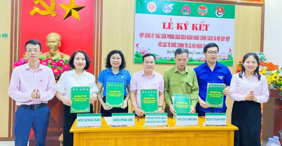 Phòng giao dịch NHCSXH Quỳ Hợp đang thực hiện cho vay ủy thác thông qua 4 tổ chức chính trị - xã hội với 314 tổ tiết kiệm và vay vốn.