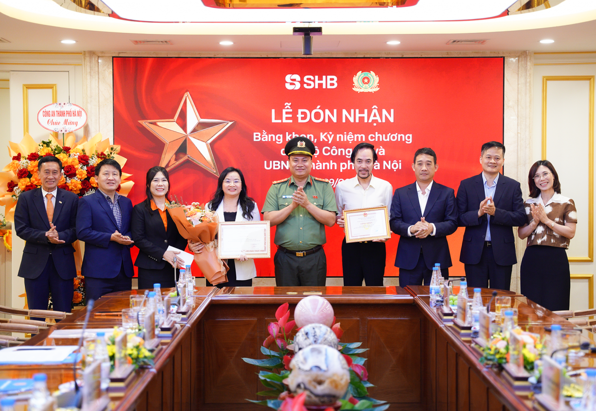 Bộ Công an tặng Bằng khen cho SHB Bộ Công an tặng Bằng khen cho SHB