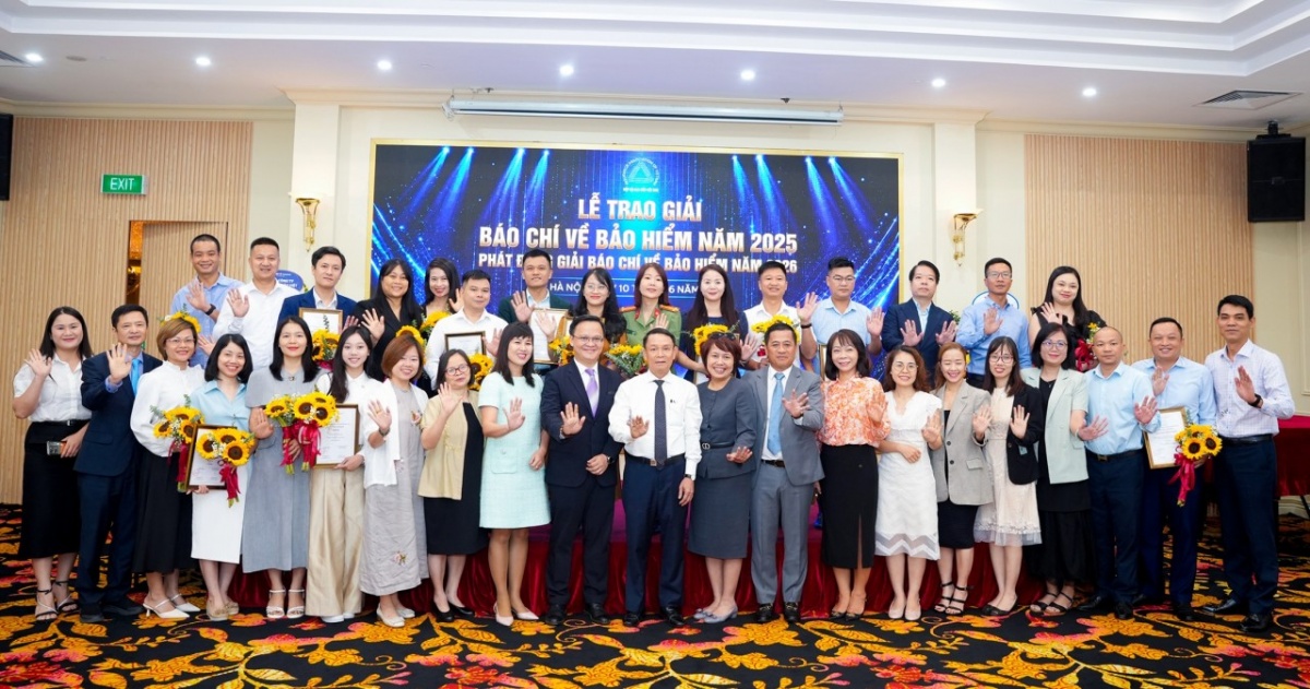 Thời báo Ngân hàng đoạt giải C giải báo chí về bảo hiểm Thời báo Ngân hàng đoạt giải C giải báo chí về bảo hiểm