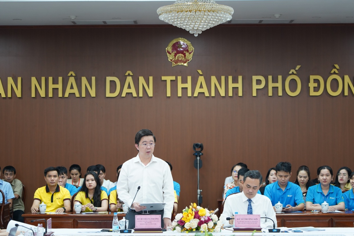 Chuyển đổi số hộ kinh doanh: Không để khu vực đông đảo nhất của nền kinh tế đứng ngoài cuộc Chuyển đổi số hộ kinh doanh: Không để khu vực đông đảo nhất của nền kinh tế đứng ngoài cuộc