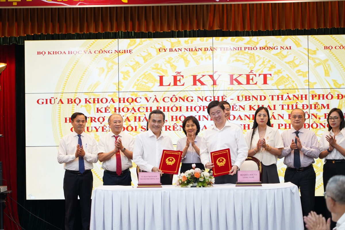 Ký kết Kế hoạch phối hợp, triển khai thí điểm hỗ trợ cửa hàng, hộ kinh doanh bán buôn, bán lẻ chuyển đổi số trên địa bàn thành phố Đồng Nai giữa Bộ Khoa học và Công nghệ và Uỷ ban nhân dân thành phố Đồng Nai Ký kết Kế hoạch phối hợp, triển khai thí điểm hỗ trợ cửa hàng, hộ kinh doanh bán buôn, bán lẻ chuyển đổi số trên địa bàn thành phố Đồng Nai giữa Bộ Khoa học và Công nghệ và Uỷ ban nhân dân thành phố Đồng Nai