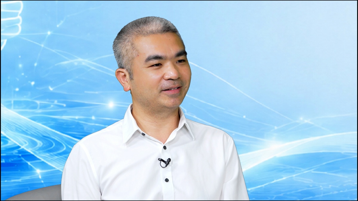 ông Lưu Kim Long, Trưởng phòng Dự án và Bảo trì, Công ty TNHH Crystal Martin Việt Nam ông Lưu Kim Long, Trưởng phòng Dự án và Bảo trì, Công ty TNHH Crystal Martin Việt Nam