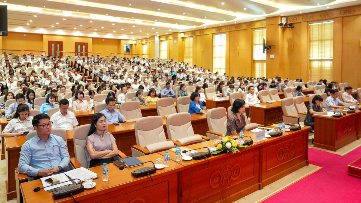 NHNN Khu vực 1 quán triệt chỉ đạo của Thống đốc về giảm mặt bằng lãi suất và phổ biến công tác bảo đảm an ninh, an toàn hoạt động tiền tệ NHNN Khu vực 1 quán triệt chỉ đạo của Thống đốc về giảm mặt bằng lãi suất và phổ biến công tác bảo đảm an ninh, an toàn hoạt động tiền tệ