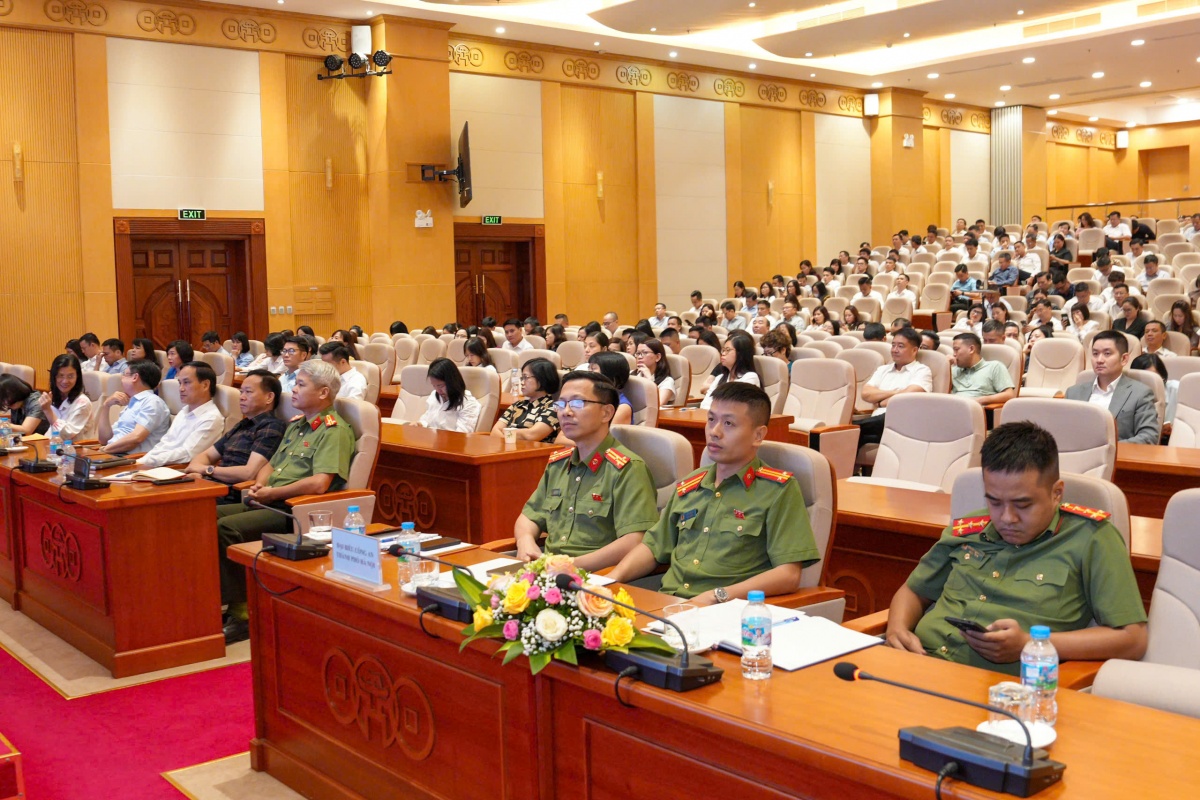 NHNN Khu vực 1 quán triệt chỉ đạo của Thống đốc về giảm mặt bằng lãi suất và phổ biến công tác bảo đảm an ninh, an toàn hoạt động tiền tệ NHNN Khu vực 1 quán triệt chỉ đạo của Thống đốc về giảm mặt bằng lãi suất và phổ biến công tác bảo đảm an ninh, an toàn hoạt động tiền tệ