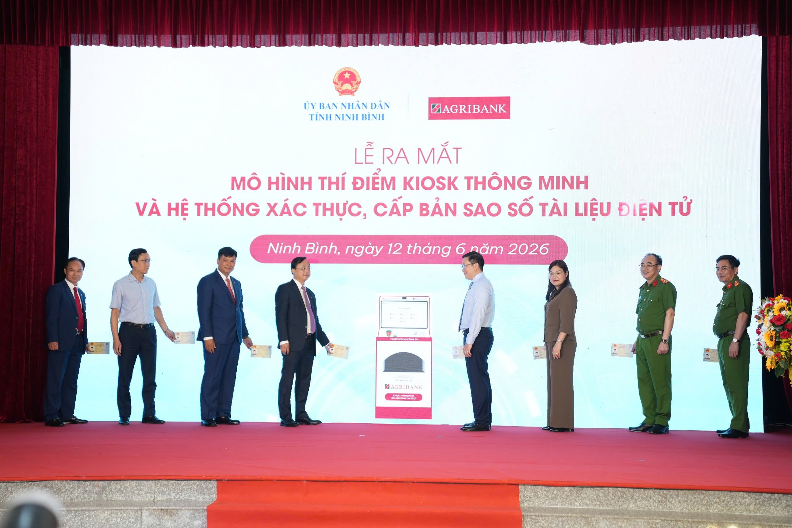 sự kiện ra mắt mô hình thí điểm Kiosk thông minh và hệ thống xác thực sự kiện ra mắt mô hình thí điểm Kiosk thông minh và hệ thống xác thực