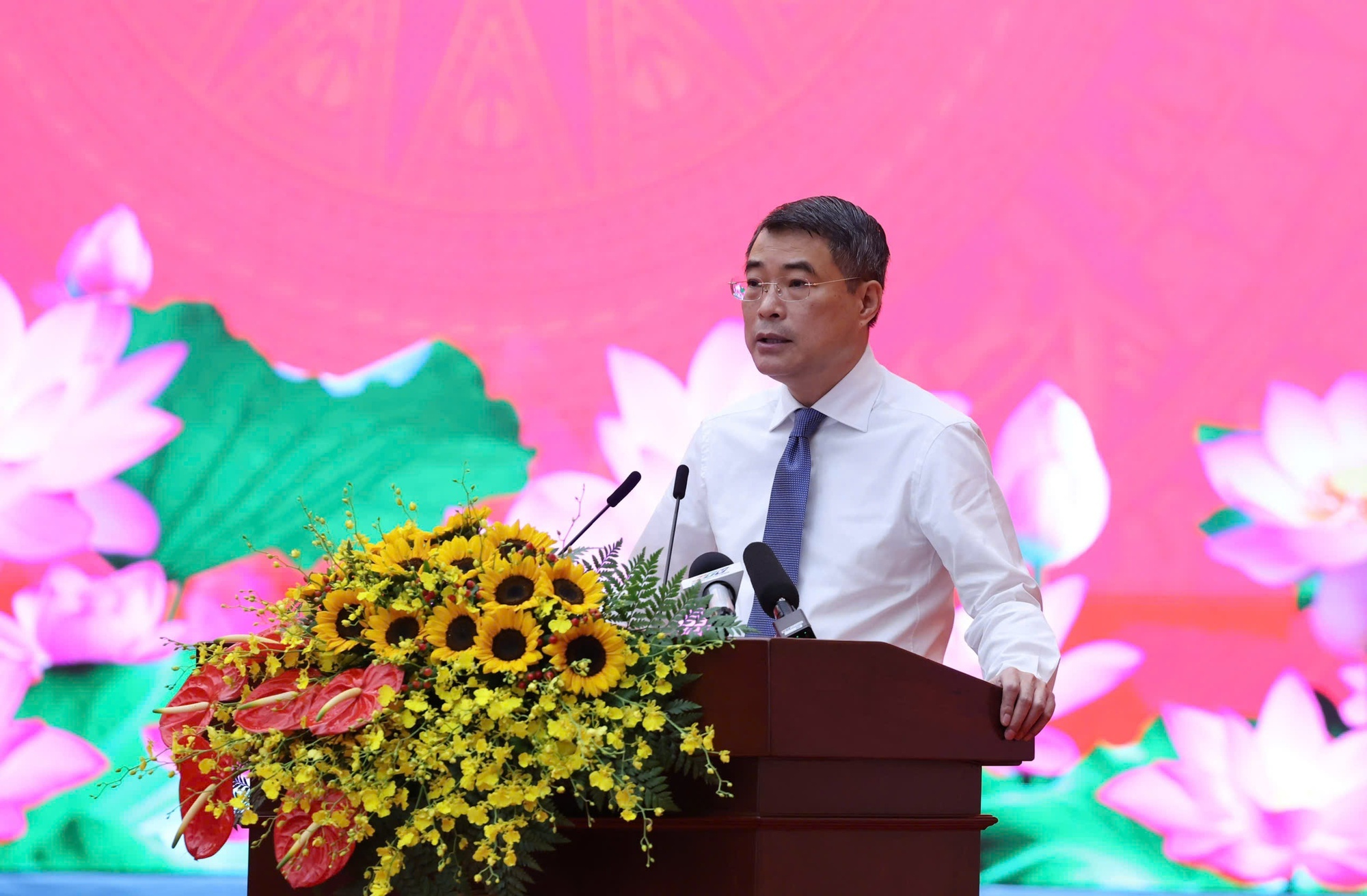 Thủ tướng phát biểu phát động phong trào thi đua - Ảnh: VGP/Phương Nguyên Thủ tướng phát biểu phát động phong trào thi đua - Ảnh: VGP/Phương Nguyên