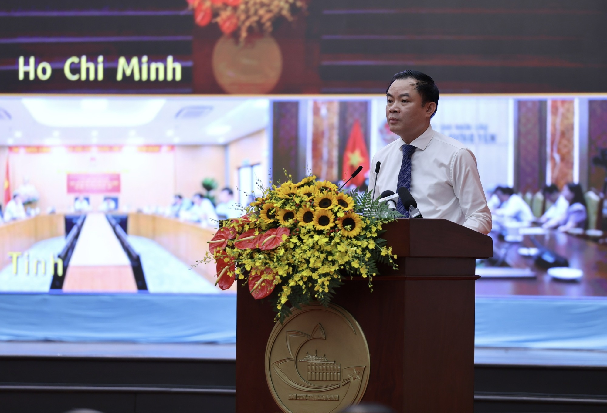 Chủ tịch Hội đồng thành viên Tập đoàn Công nghiệp - Năng lượng Quốc gia Việt Nam Lê Ngọc Sơn (đại diện các doanh nghiệp nhà nước) phát biểu hưởng ứng - Ảnh: VGP/Phương Nguyên Chủ tịch Hội đồng thành viên Tập đoàn Công nghiệp - Năng lượng Quốc gia Việt Nam Lê Ngọc Sơn (đại diện các doanh nghiệp nhà nước) phát biểu hưởng ứng - Ảnh: VGP/Phương Nguyên