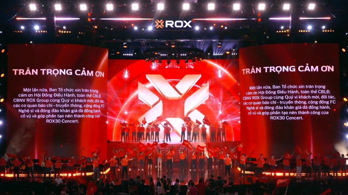 Khoảnh khắc tri ân khép lại đêm diễn ROX30 Concert - Vươn mình rực rỡ Khoảnh khắc tri ân khép lại đêm diễn ROX30 Concert - Vươn mình rực rỡ
