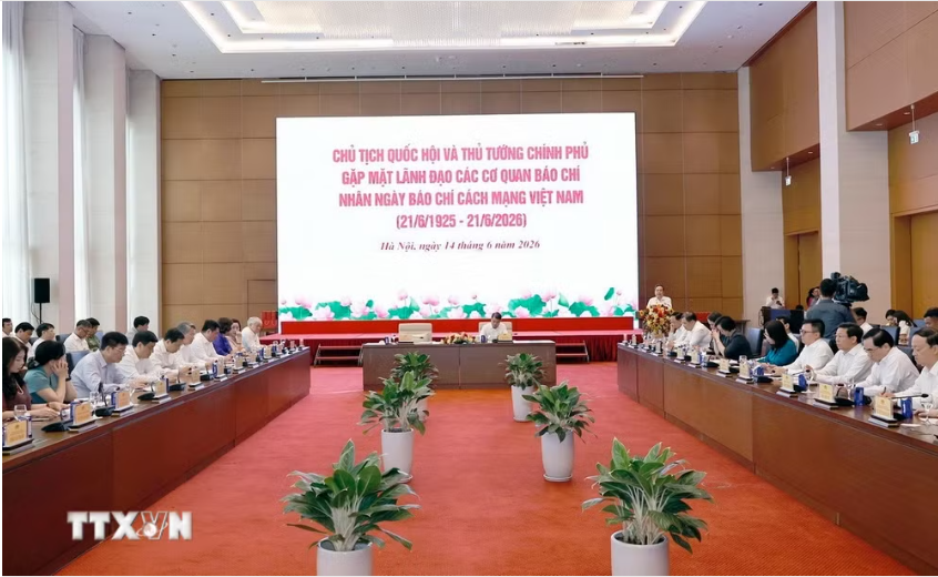 Thủ tướng Chính phủ và Chủ tịch Quốc hội gặp mặt lãnh đạo các cơ quan báo chí