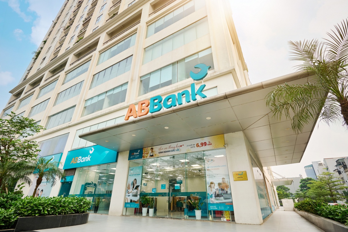ABBank phát hành gần 209,6 triệu cổ phiếu, tăng vốn điều lệ lên tiệm cận 16.068 tỷ đồng ABBank phát hành gần 209,6 triệu cổ phiếu, tăng vốn điều lệ lên tiệm cận 16.068 tỷ đồng