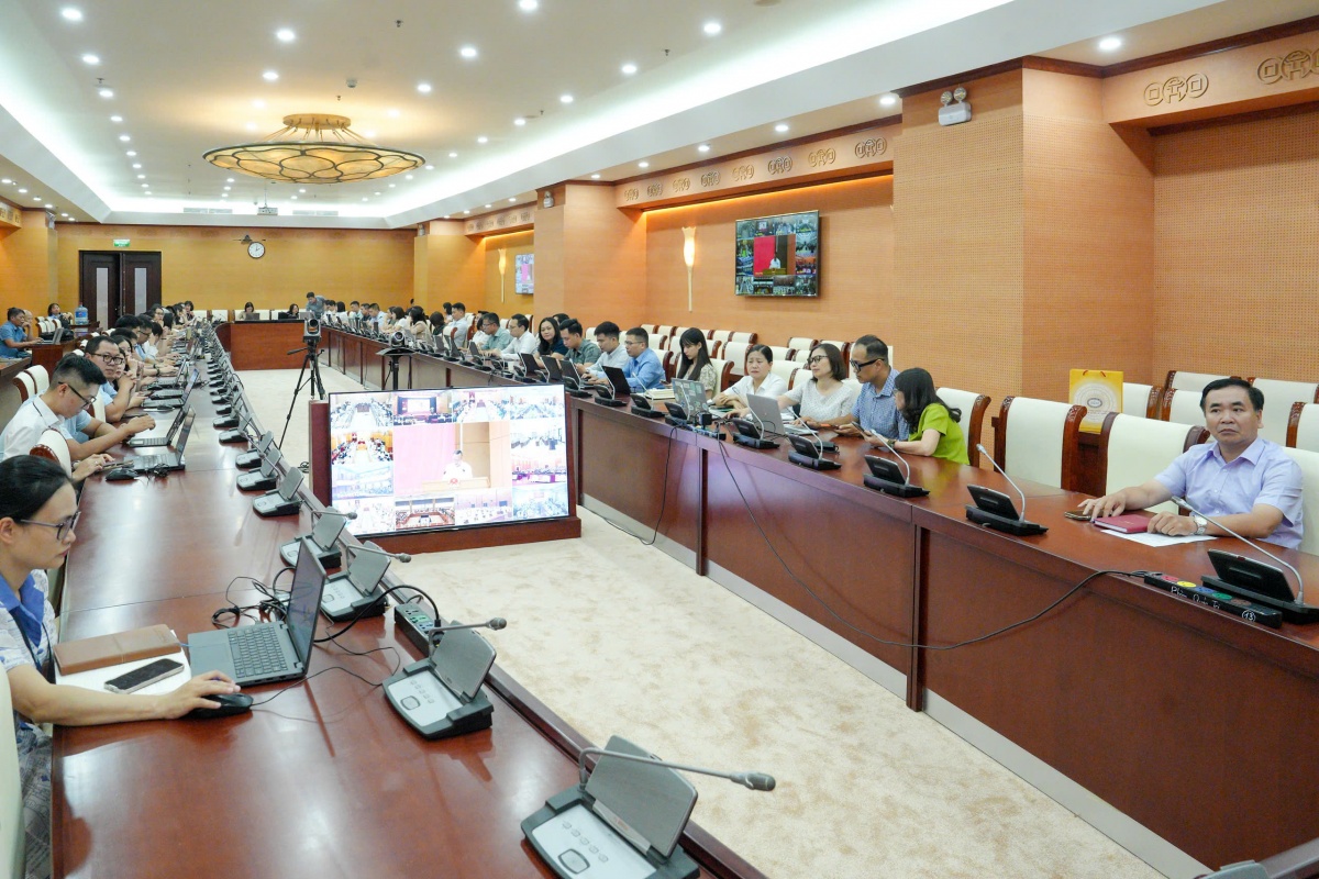 Đảng bộ Chính phủ triển khai 4 thủ tục hành chính của Đảng trên môi trường điện tử Đảng bộ Chính phủ triển khai 4 thủ tục hành chính của Đảng trên môi trường điện tử