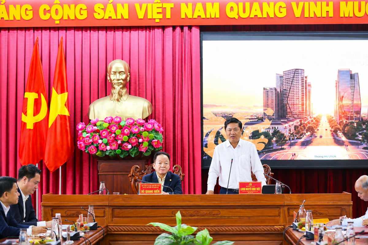 Bí thư Tỉnh ủy Đắk Lắk Lương Nguyễn Minh Triết phát biểu tại buổi làm việc.