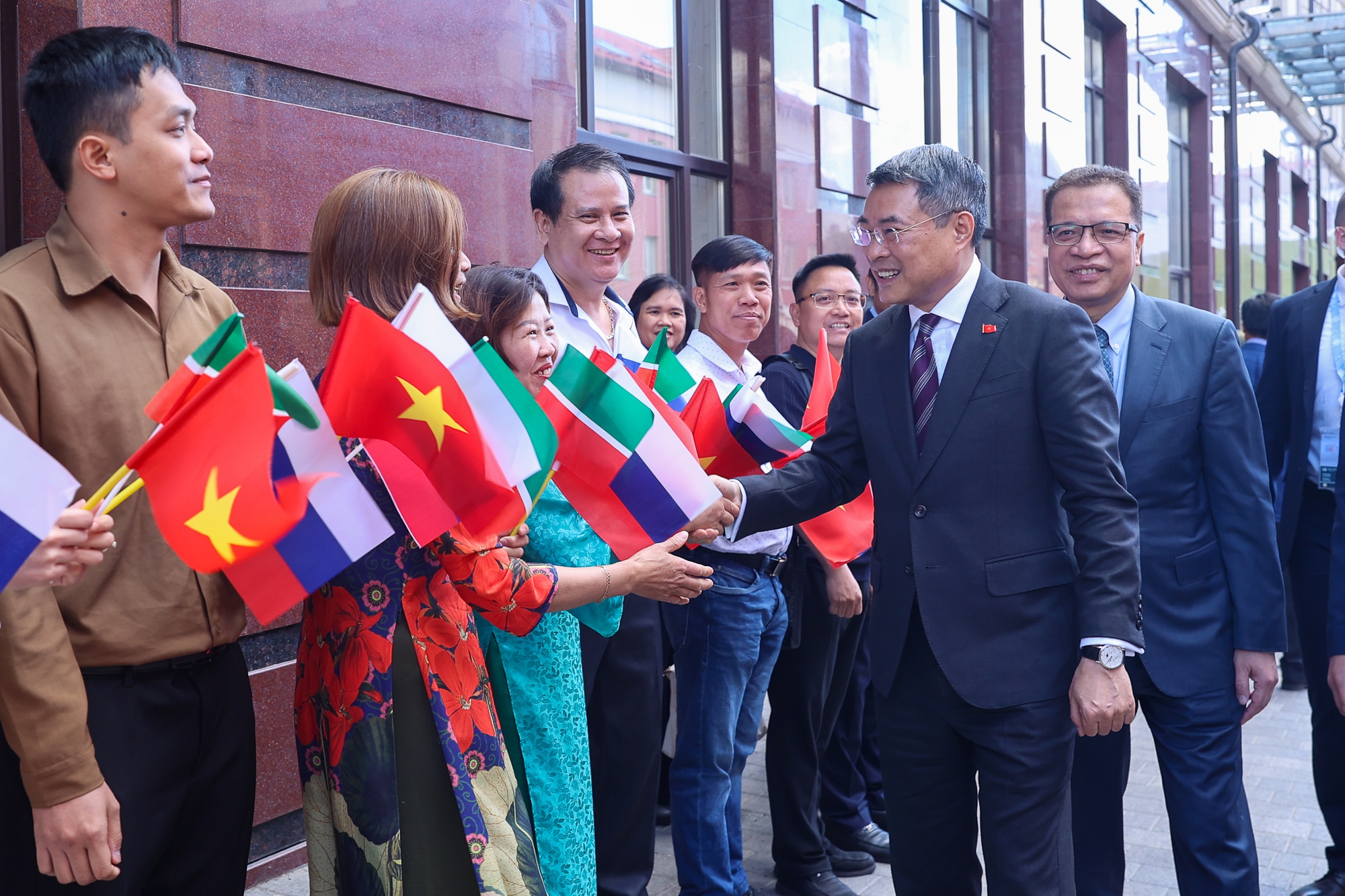 Thủ tướng Lê Minh Hưng đến Kazan, bắt đầu chuyến công tác tại Liên bang Nga- Ảnh 5. Thủ tướng Lê Minh Hưng đến Kazan, bắt đầu chuyến công tác tại Liên bang Nga- Ảnh 5.