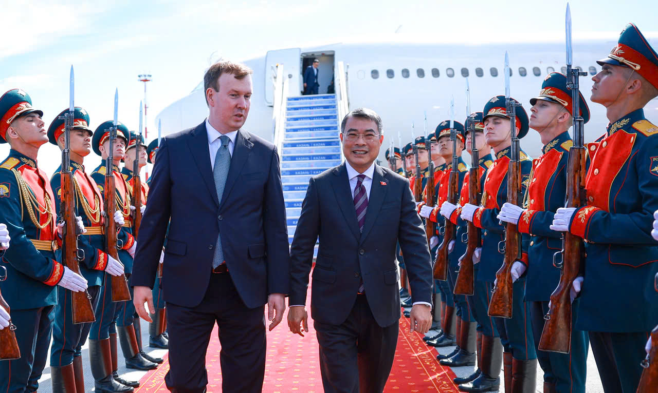 Thủ tướng Lê Minh Hưng đến Kazan, bắt đầu chuyến công tác tại Liên bang Nga- Ảnh 2. Thủ tướng Lê Minh Hưng đến Kazan, bắt đầu chuyến công tác tại Liên bang Nga- Ảnh 2.