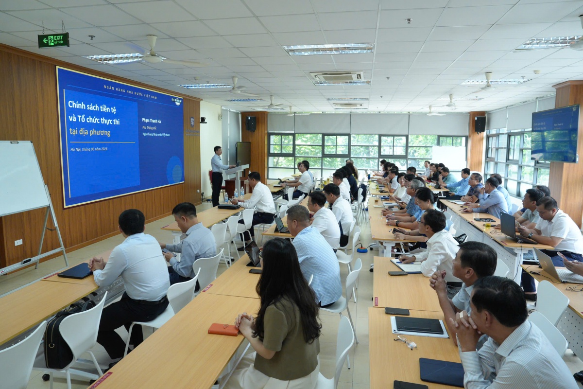 Phát huy vai trò NHNN chi nhánh khu vực trong tổ chức thực thi chính sách tiền tệ Phát huy vai trò NHNN chi nhánh khu vực trong tổ chức thực thi chính sách tiền tệ