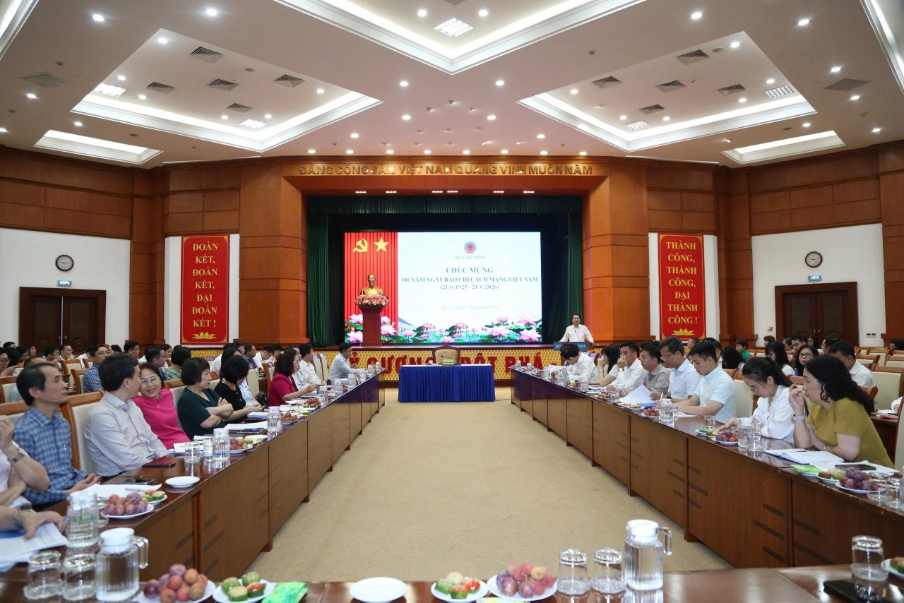 Hoàn thiện thể chế, phân bổ nguồn lực tài chính cho đầu tư phát triển Hoàn thiện thể chế, phân bổ nguồn lực tài chính cho đầu tư phát triển